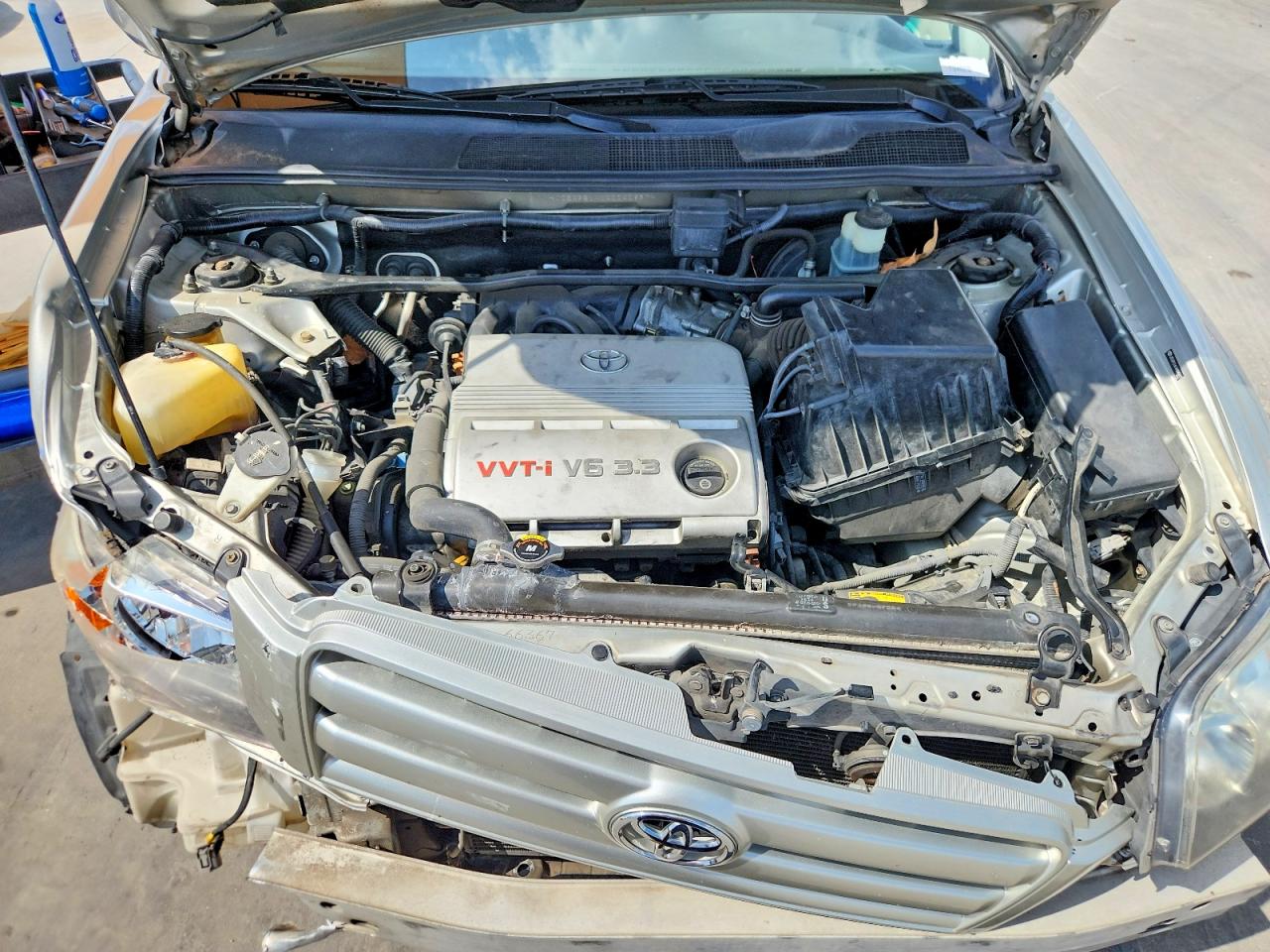2004 Toyota Highlander Base Silver vin: JTEGP21A140040697