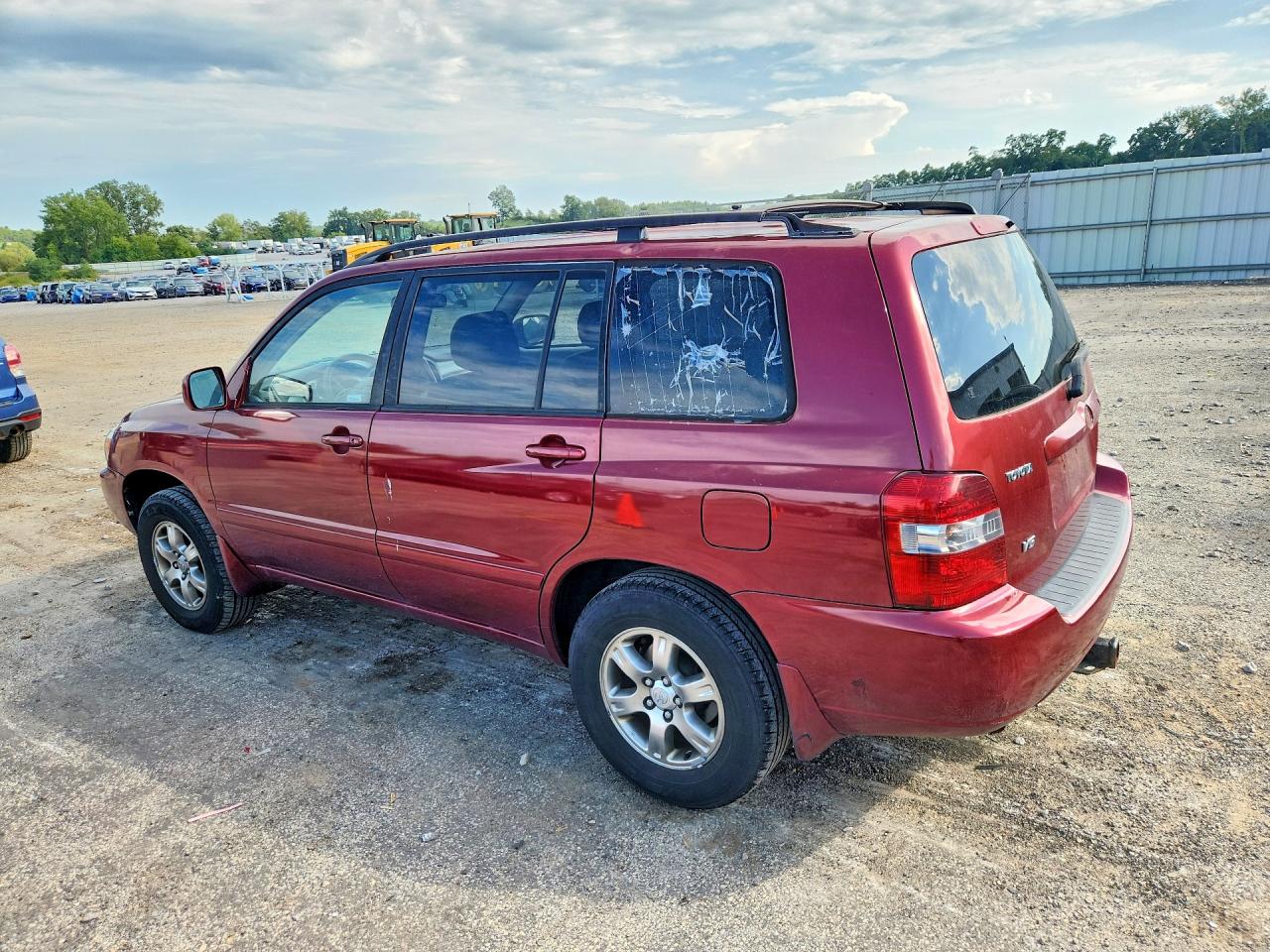 2005 Toyota Highlander Base Red vin: JTEGP21A150069327