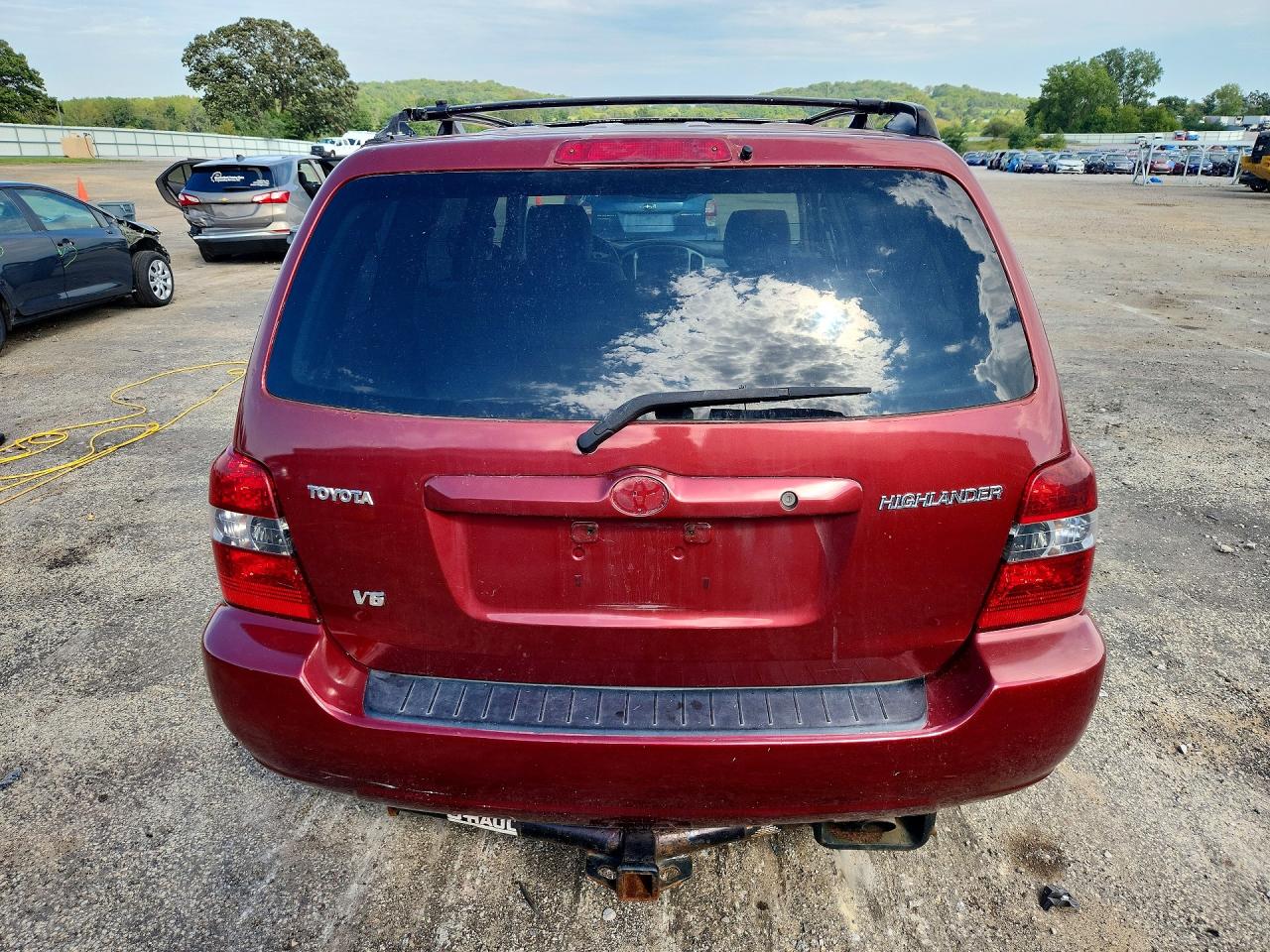 2005 Toyota Highlander Base Red vin: JTEGP21A150069327