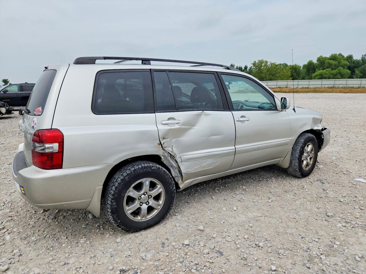 2006 Toyota Highlander Base Silver vin: JTEGP21A160113165