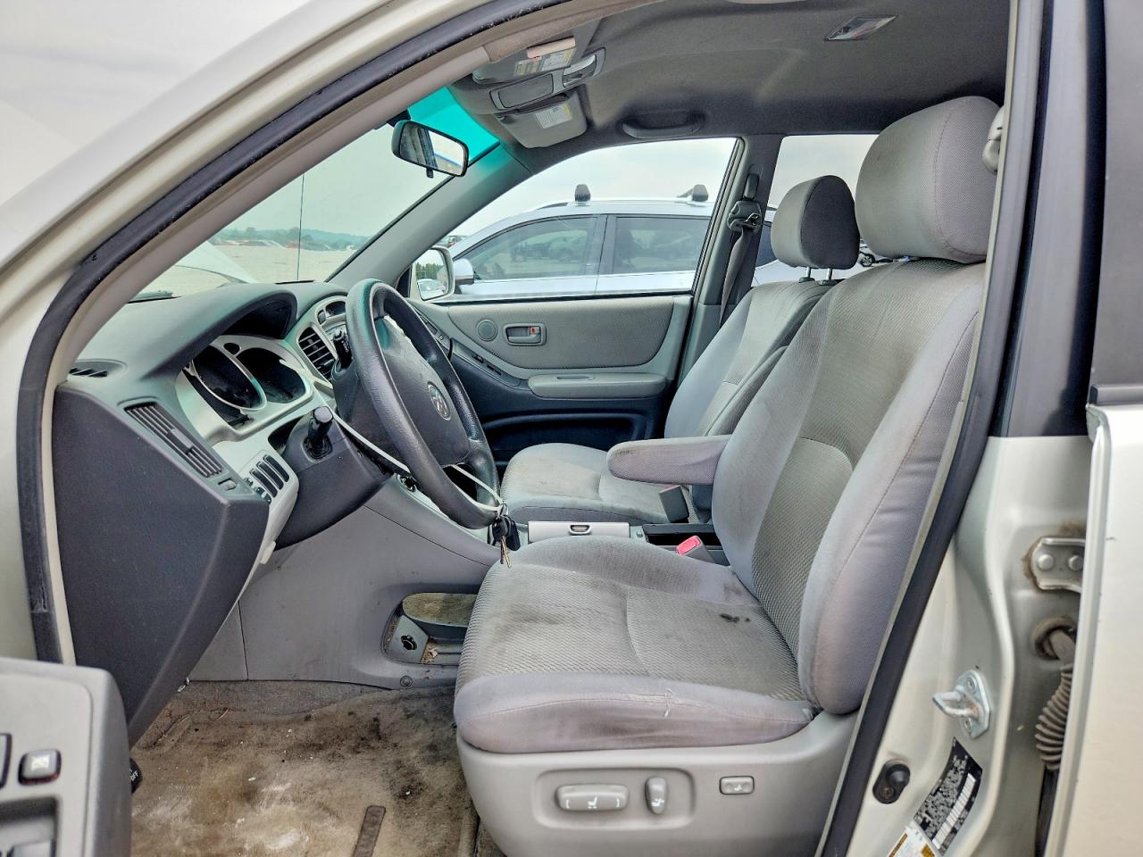 2006 Toyota Highlander Base Silver vin: JTEGP21A160113165