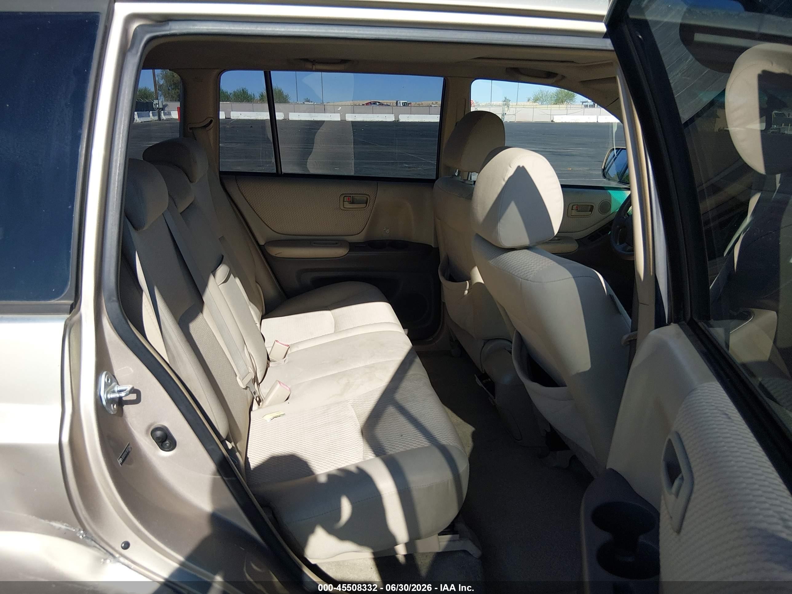 2007 Toyota Highlander V6 (2 Rows) (a5) Золотой vin: JTEGP21A170132266