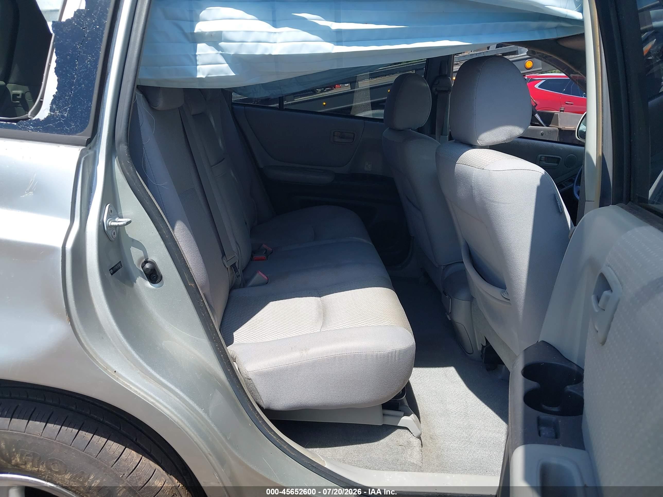 2007 Toyota Highlander V6 (2 Rows) (a5) Silver vin: JTEGP21A170148371
