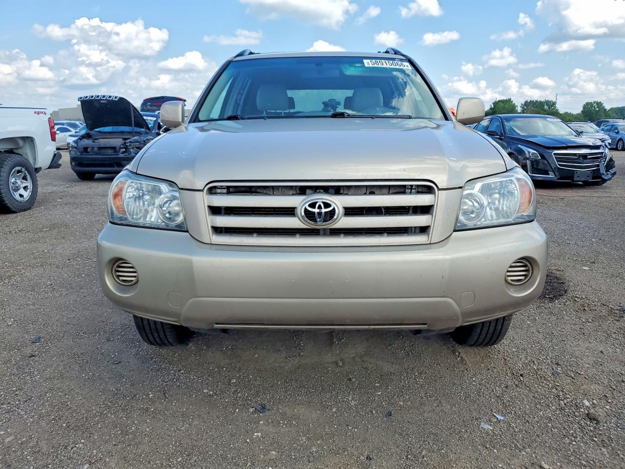 2004 Toyota Highlander Base Gold vin: JTEGP21A240039221