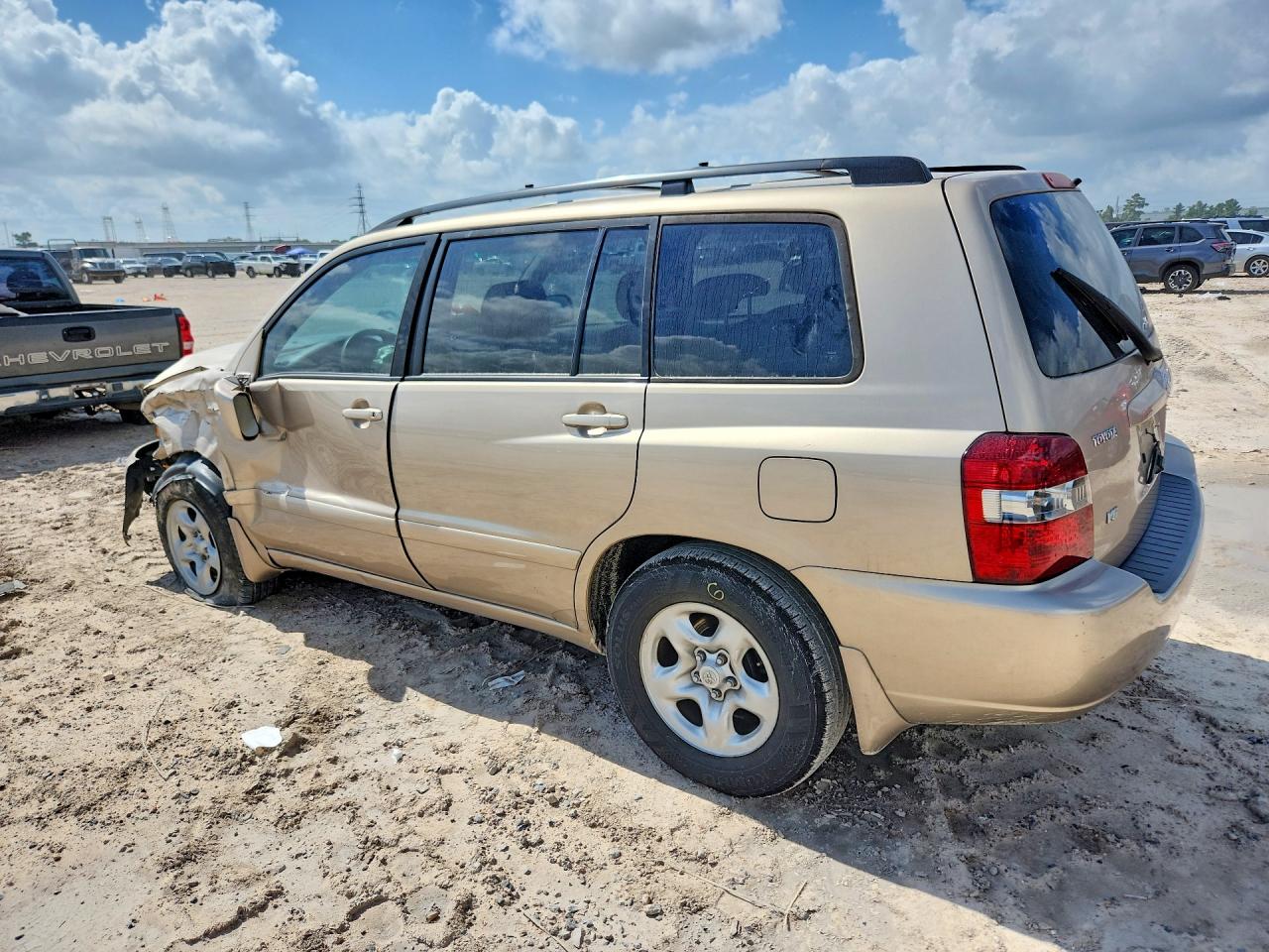 2005 Toyota Highlander Limited Золотой vin: JTEGP21A250061351