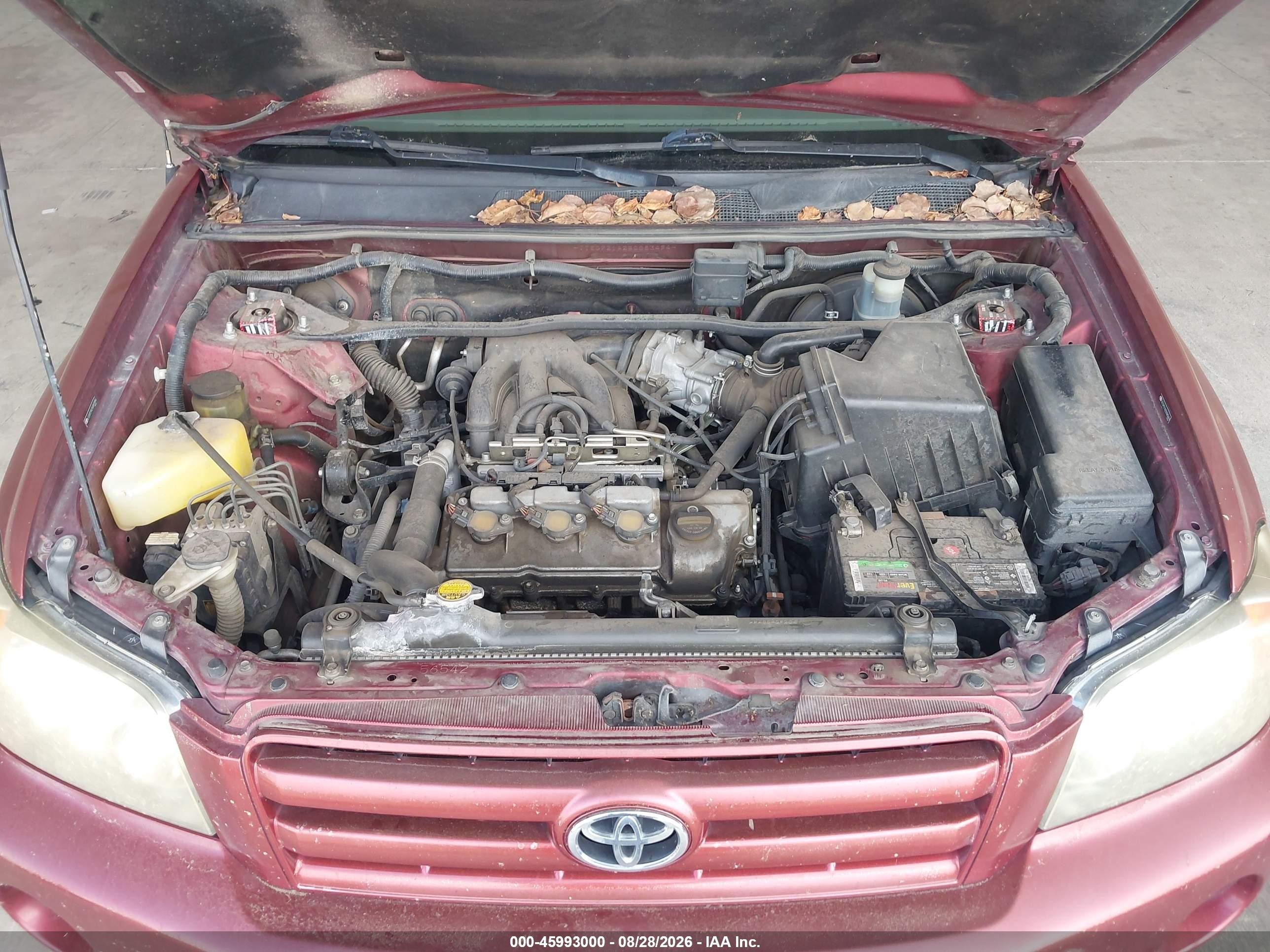 2005 Toyota Highlander V6 Burgundy vin: JTEGP21A250083494