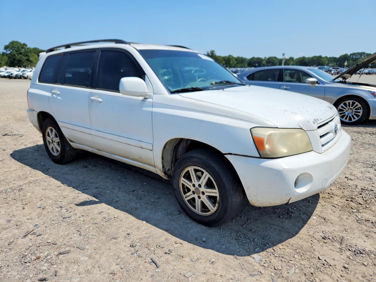2005 Toyota Highlander Base White vin: JTEGP21A350062069