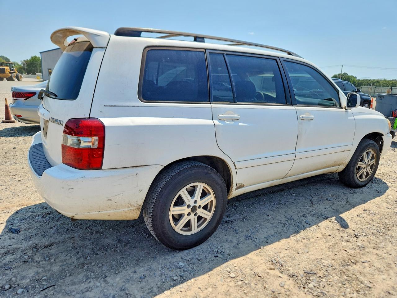 2005 Toyota Highlander Base White vin: JTEGP21A350062069