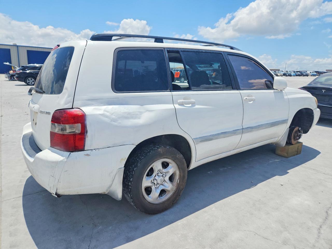 2004 Toyota Highlander Base White vin: JTEGP21A540017651