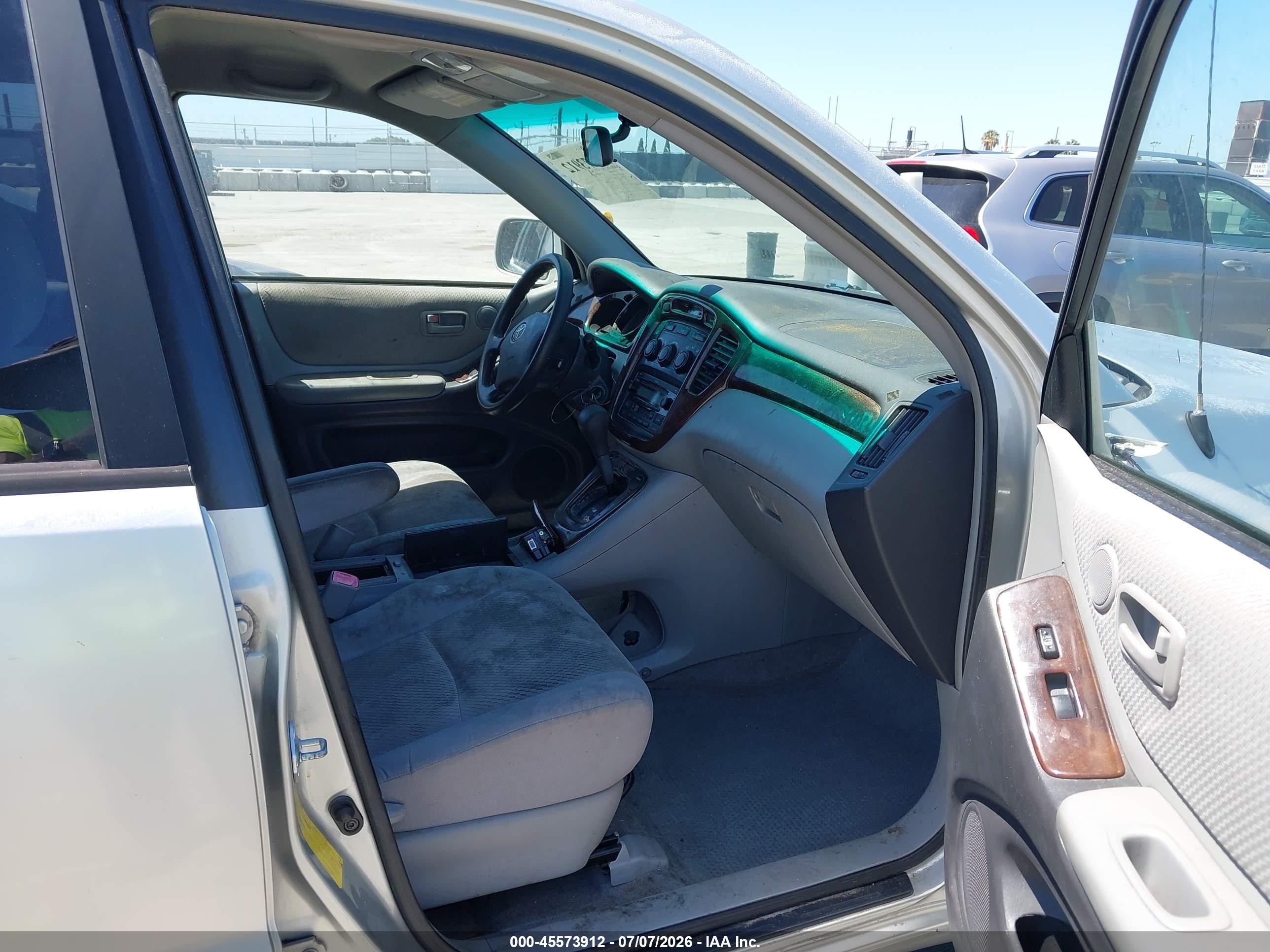 2005 Toyota Highlander V6 Silver vin: JTEGP21A550066320