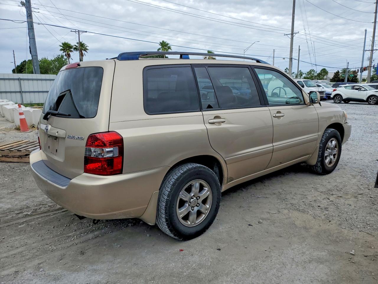 2004 Toyota Highlander Base Желто-коричневый vin: JTEGP21A640041053