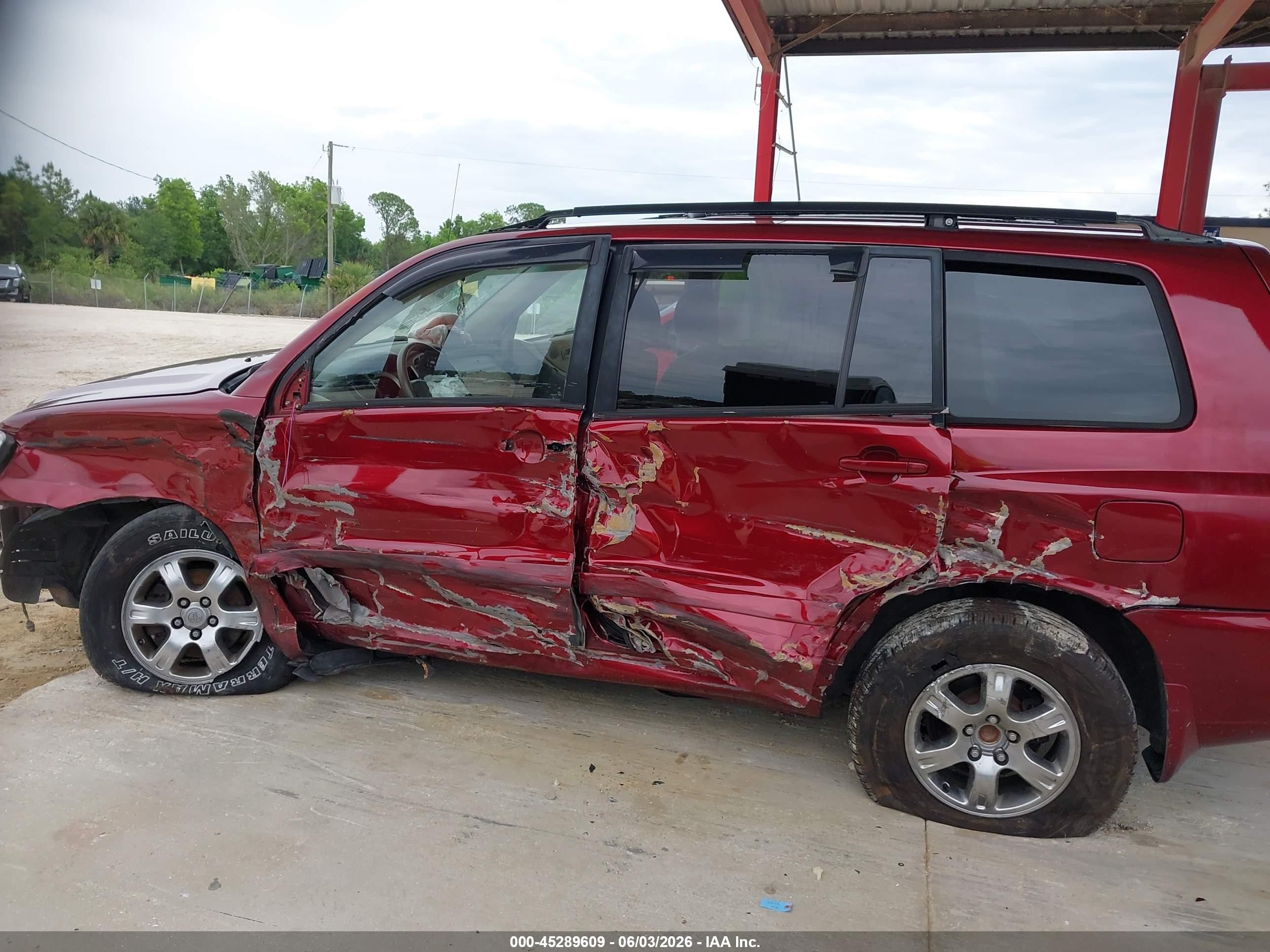 2005 Toyota Highlander V6 Red vin: JTEGP21A650089072