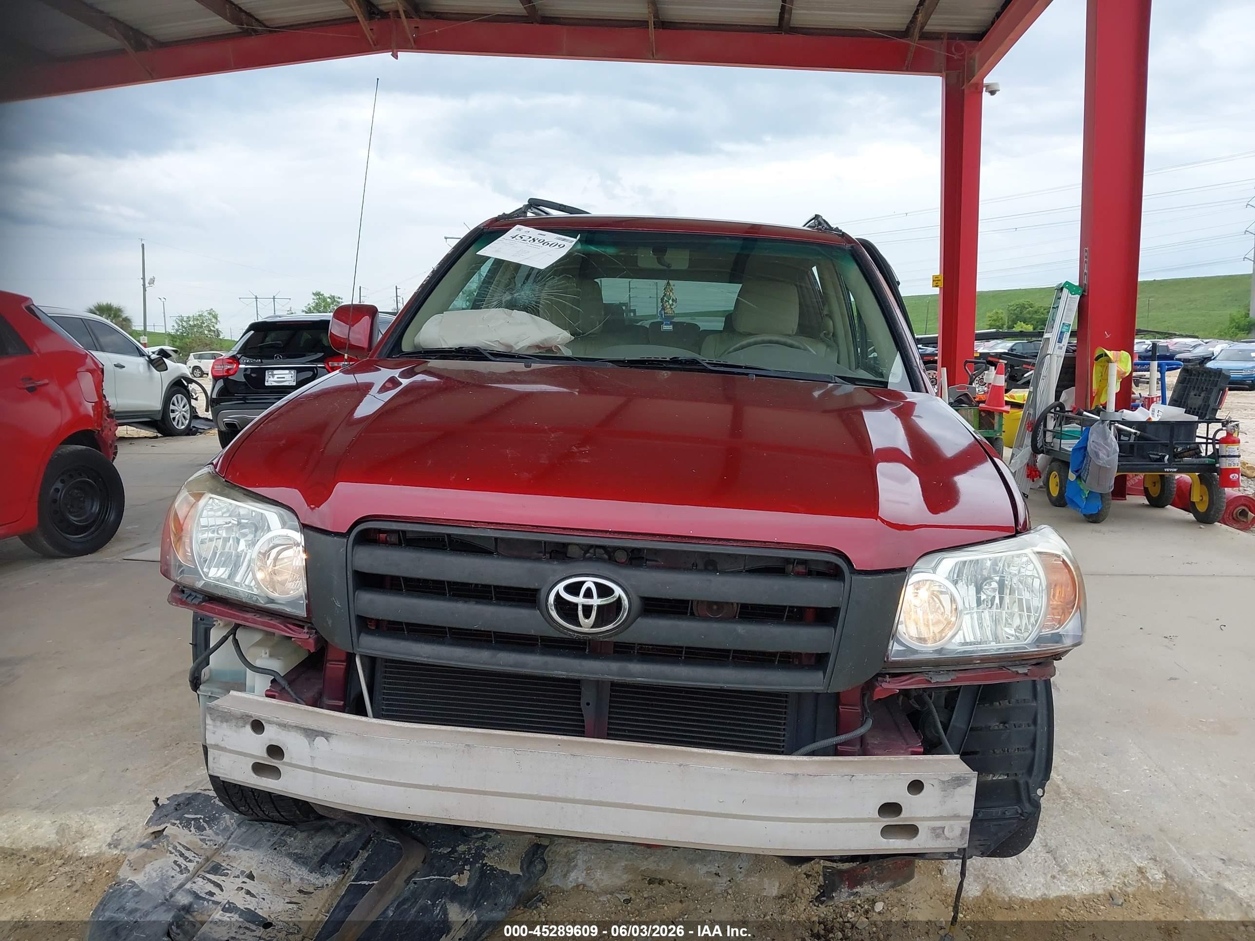 2005 Toyota Highlander V6 Red vin: JTEGP21A650089072