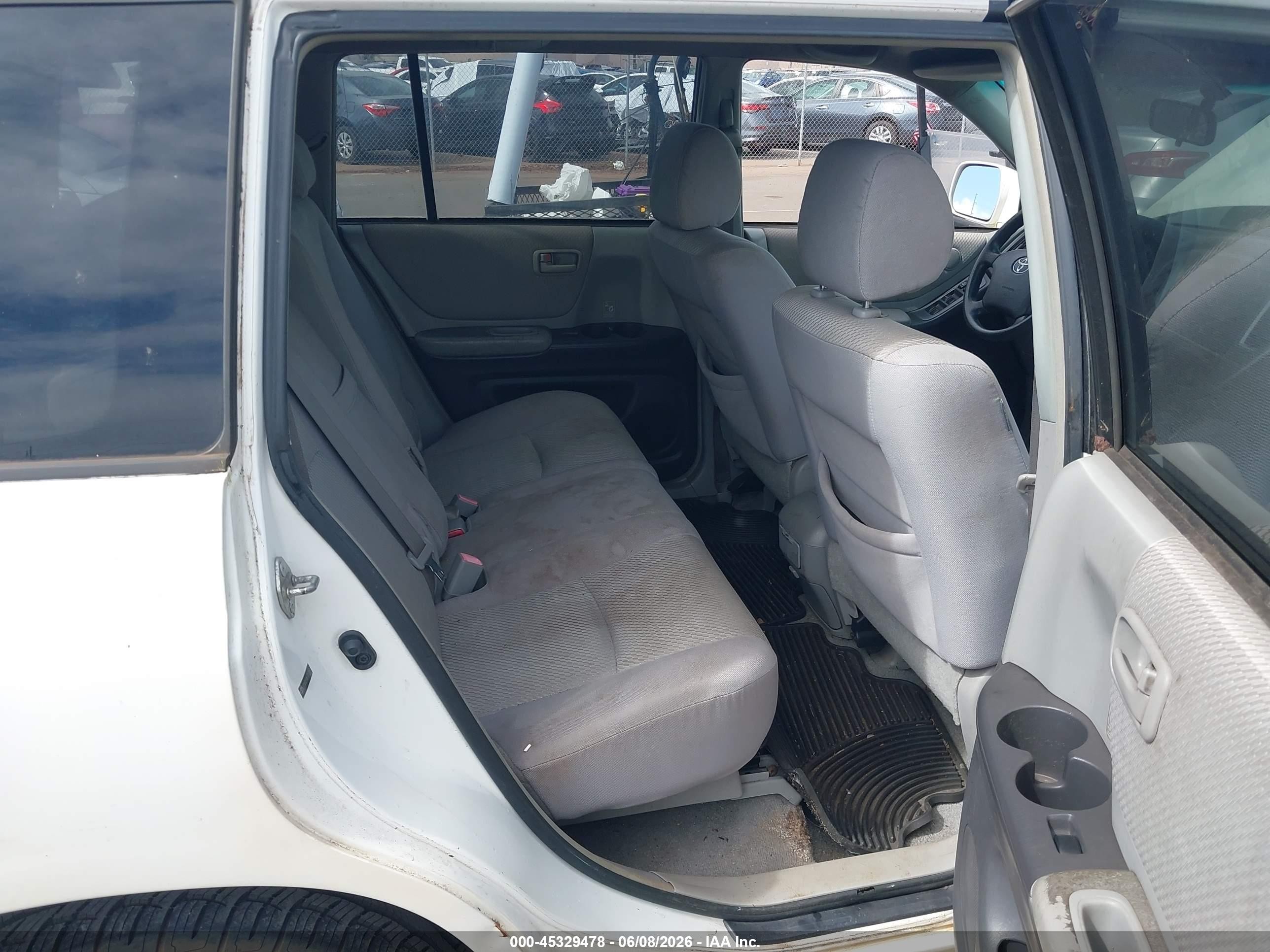 2007 Toyota Highlander Sport V6/v6 (2 Rows) (a5) White vin: JTEGP21A670126639