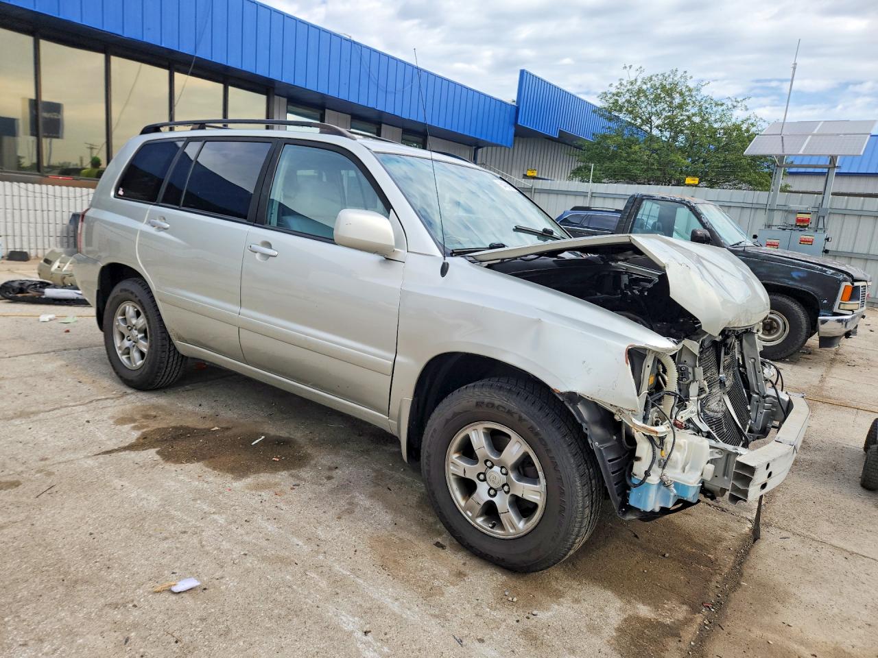 2004 Toyota Highlander Base Silver vin: JTEGP21A840026845