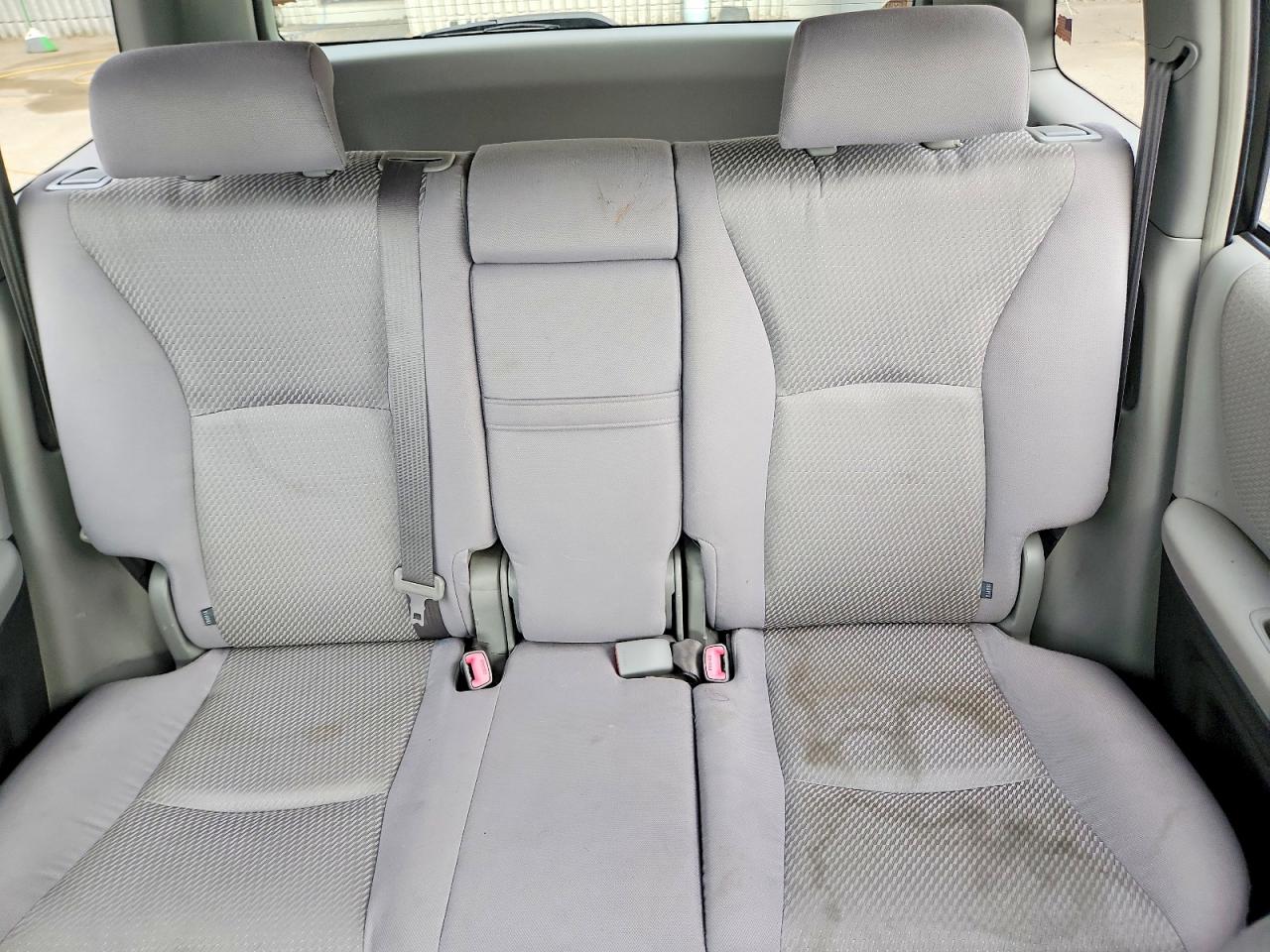 2004 Toyota Highlander Base Silver vin: JTEGP21A840026845