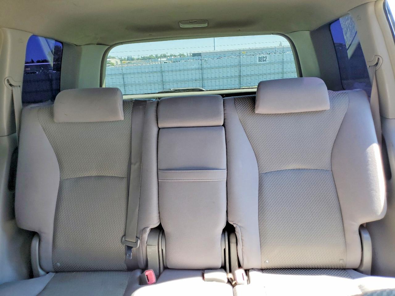 2005 Toyota Highlander Limited Silver vin: JTEGP21A950090829