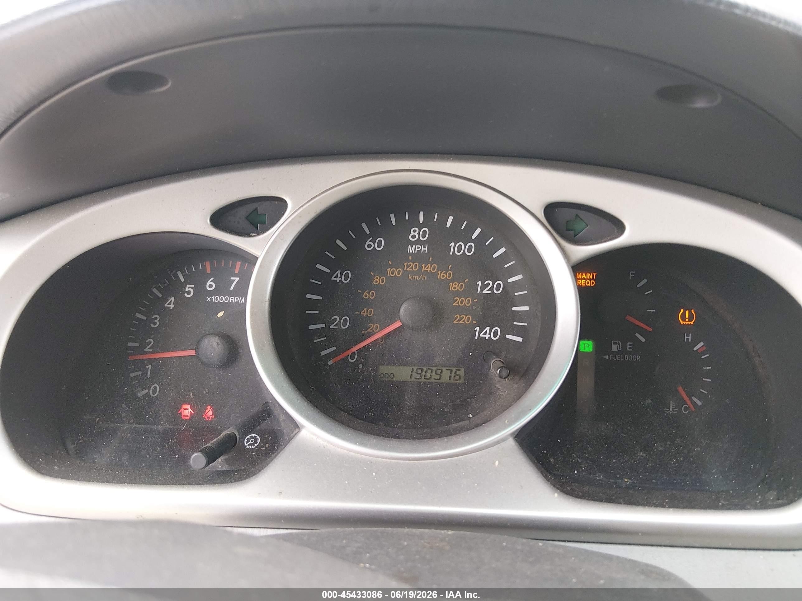 2007 Toyota Highlander V6 (2 Rows) (a5) White vin: JTEGP21A970141054