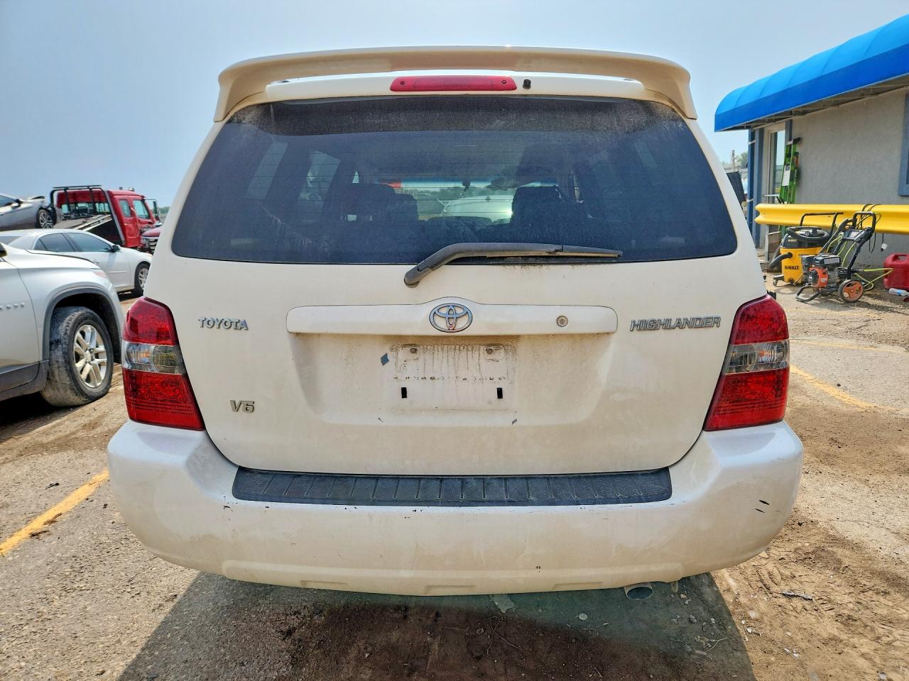 2005 Toyota Highlander Base White vin: JTEGP21AX50083064