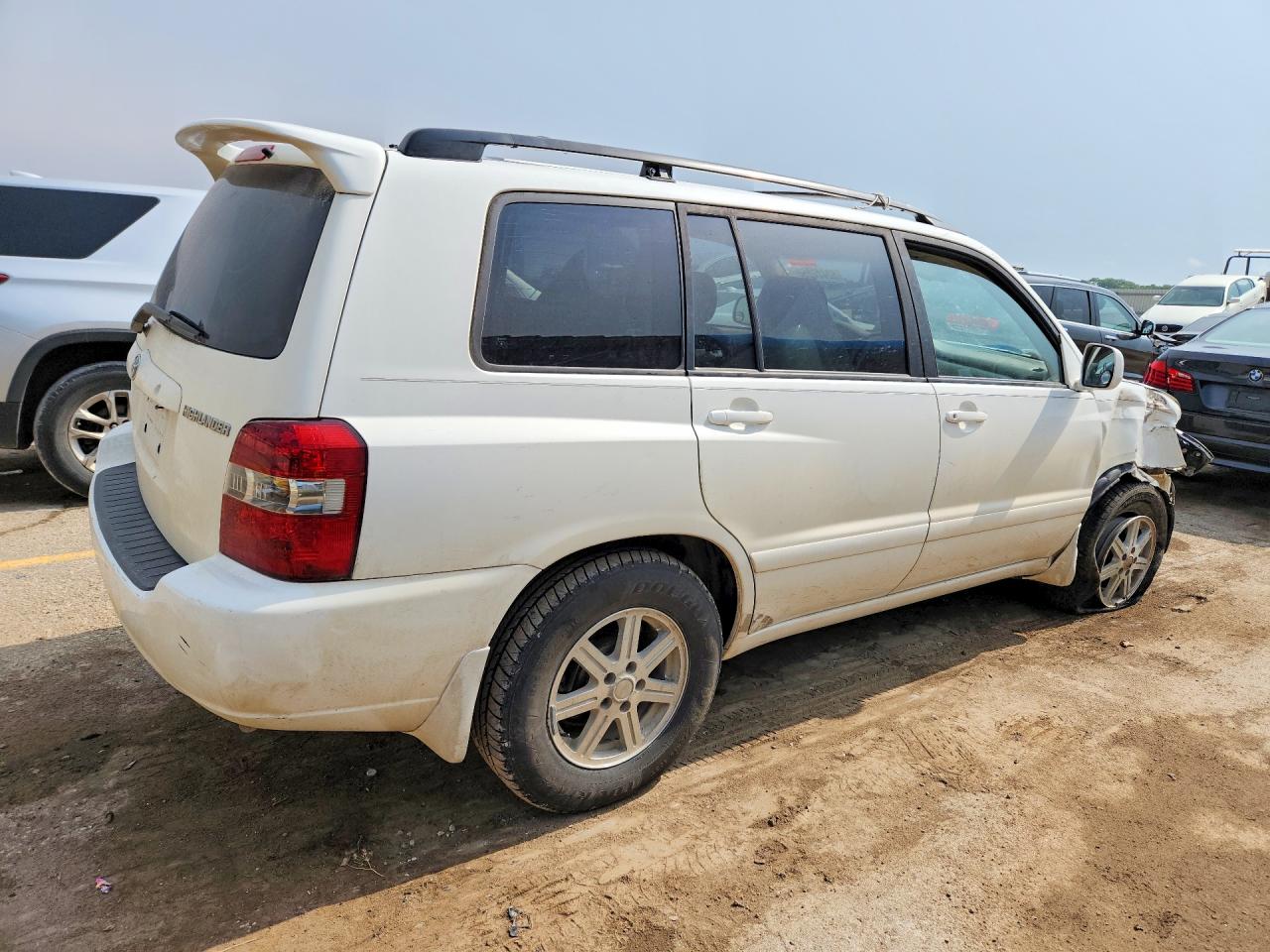2005 Toyota Highlander Base White vin: JTEGP21AX50083064
