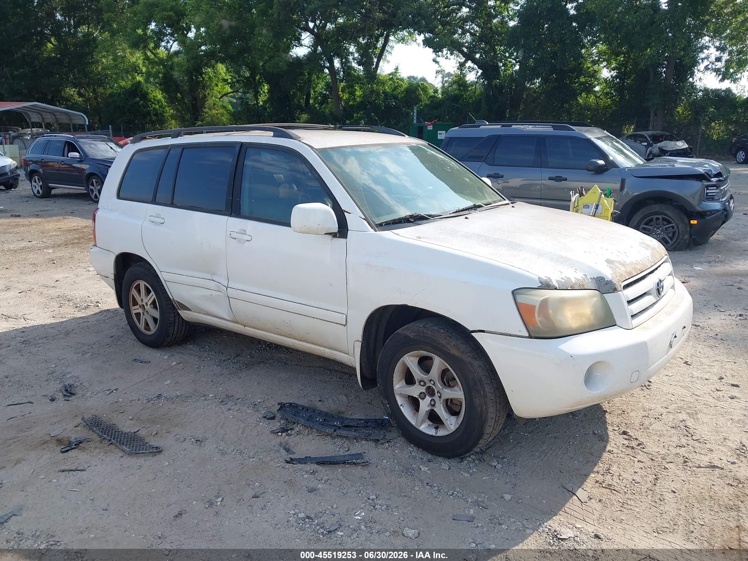 2006 Toyota Highlander V6 White vin: JTEGP21AX60104982