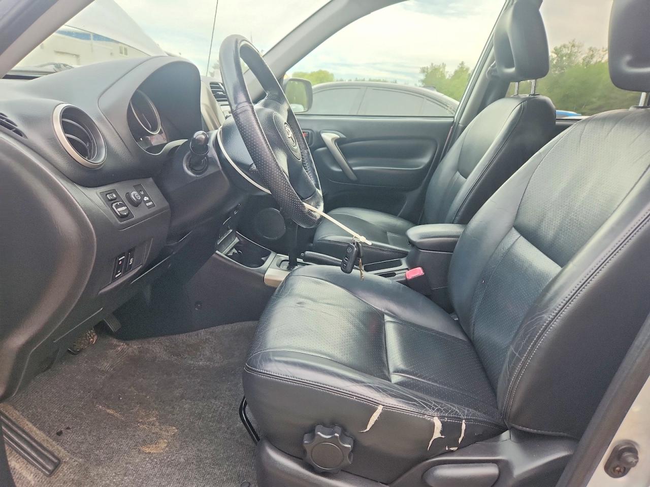2004 Toyota Rav4 Base Silver vin: JTEHD20V046014235