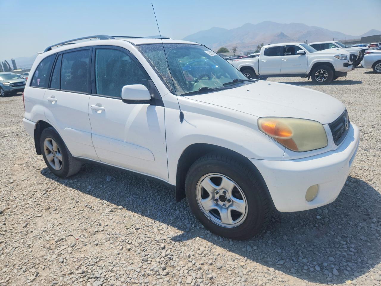 2005 Toyota Rav4 Base White vin: JTEHD20V050064105