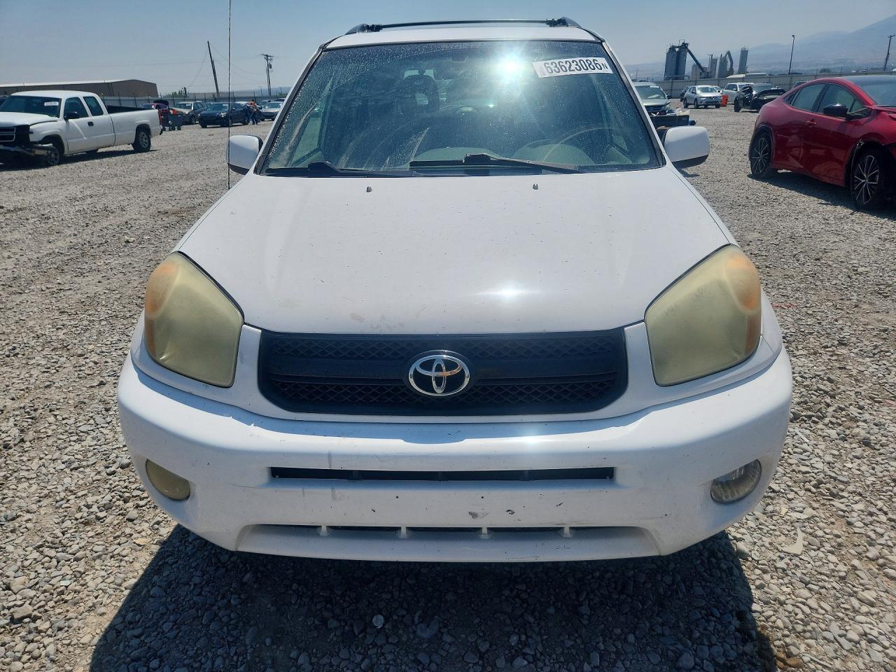 2005 Toyota Rav4 Base White vin: JTEHD20V050064105