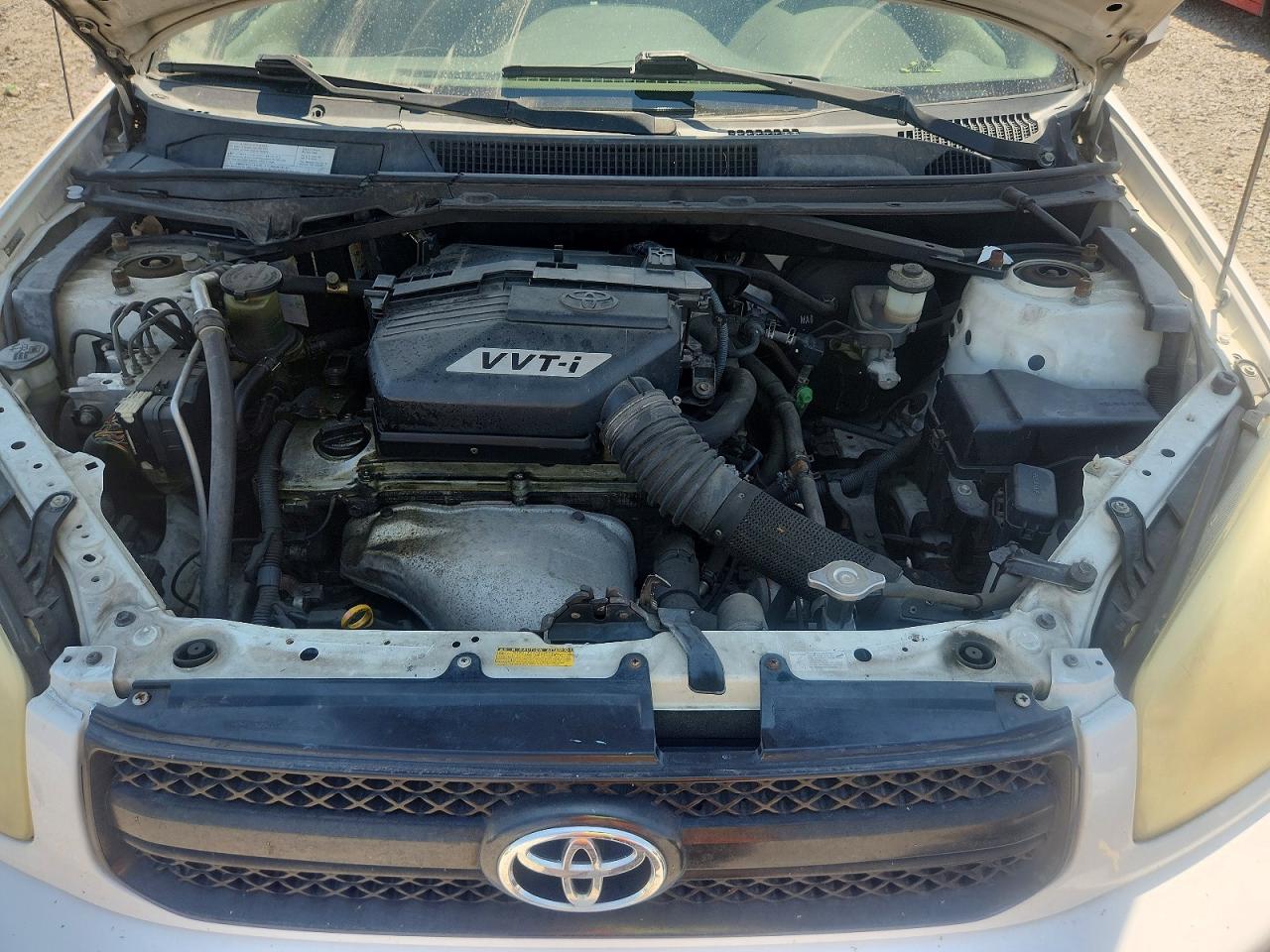 2005 Toyota Rav4 Base White vin: JTEHD20V050064105