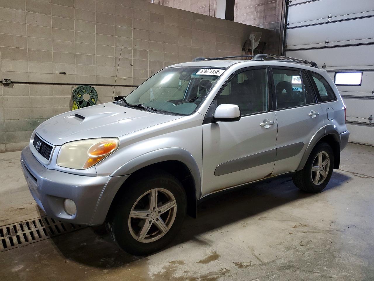 2005 Toyota Rav4 Base Silver vin: JTEHD20V056024409