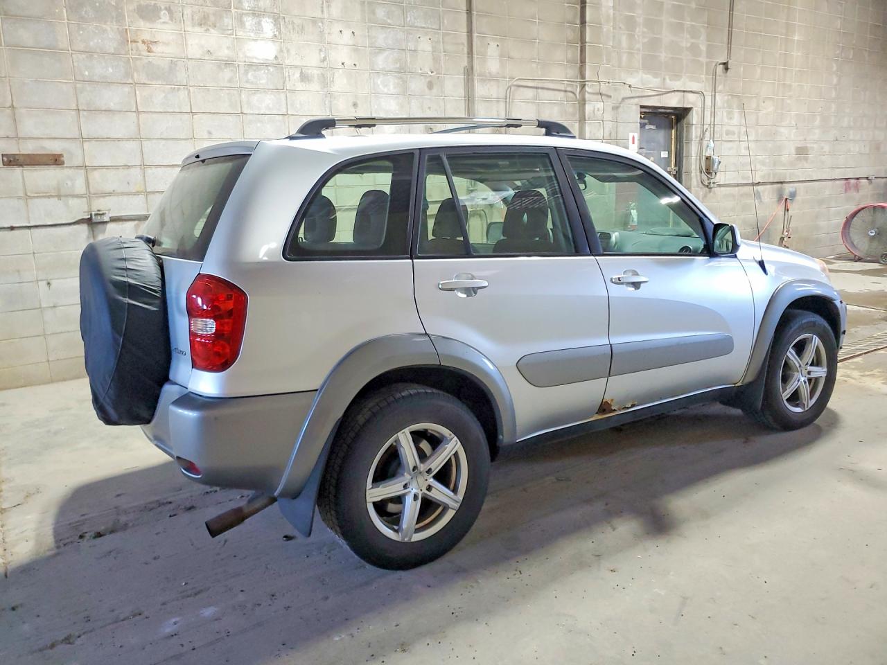2005 Toyota Rav4 Base Silver vin: JTEHD20V056024409