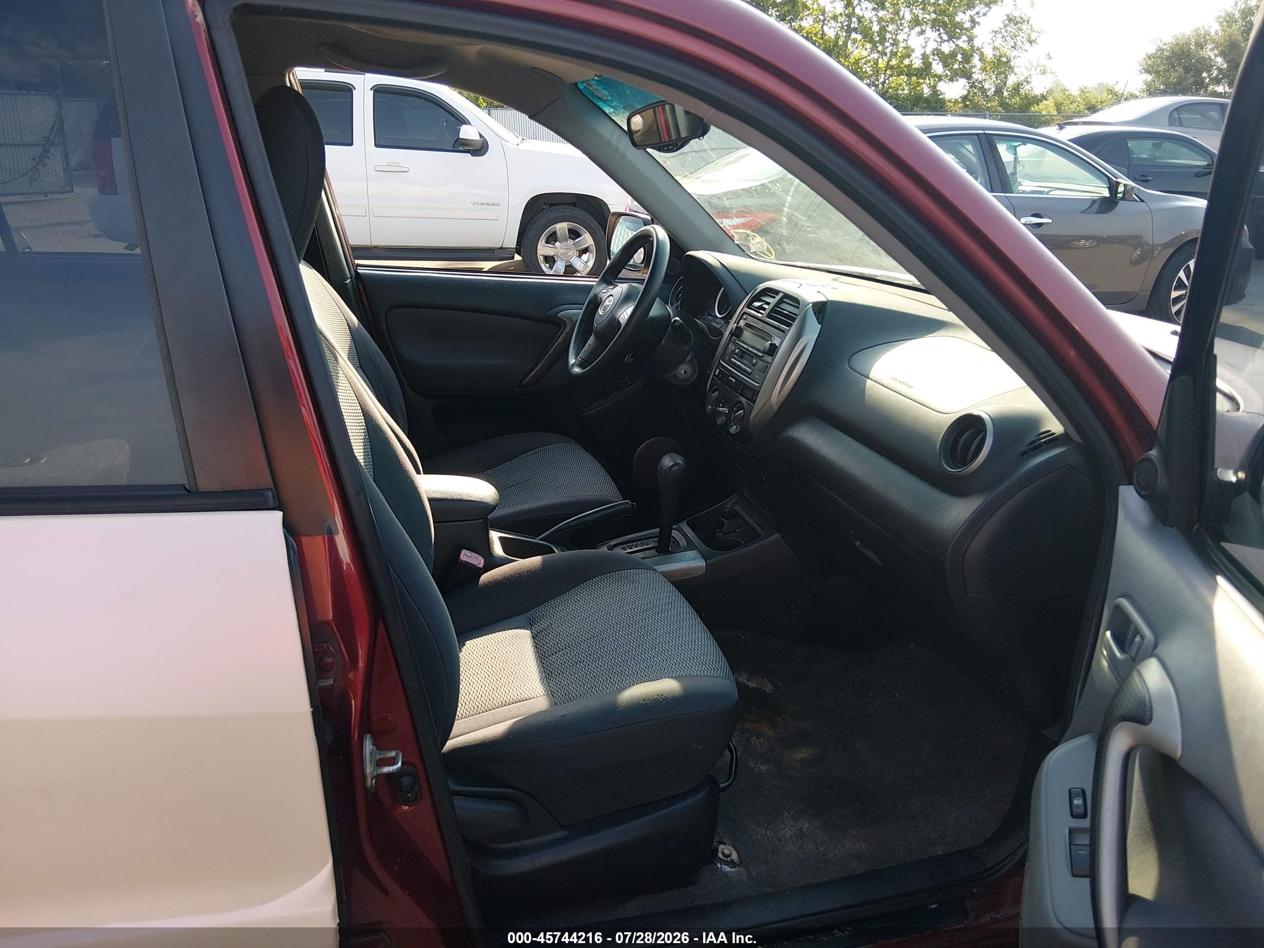 2004 Toyota Rav4   Red vin: JTEHD20V140017437