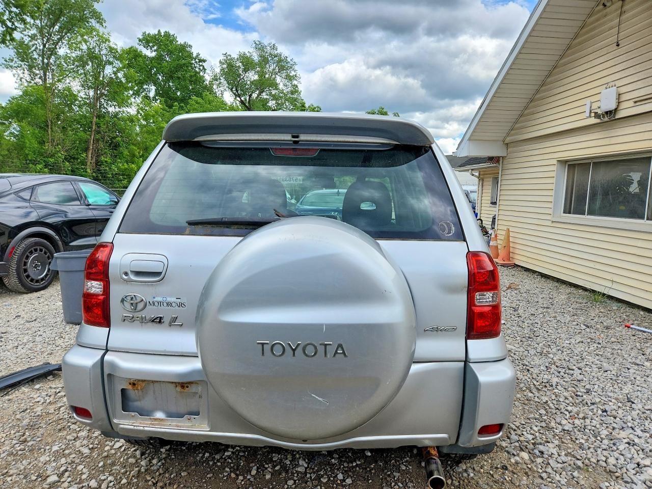 2004 Toyota Rav4 Base Silver vin: JTEHD20V146004233