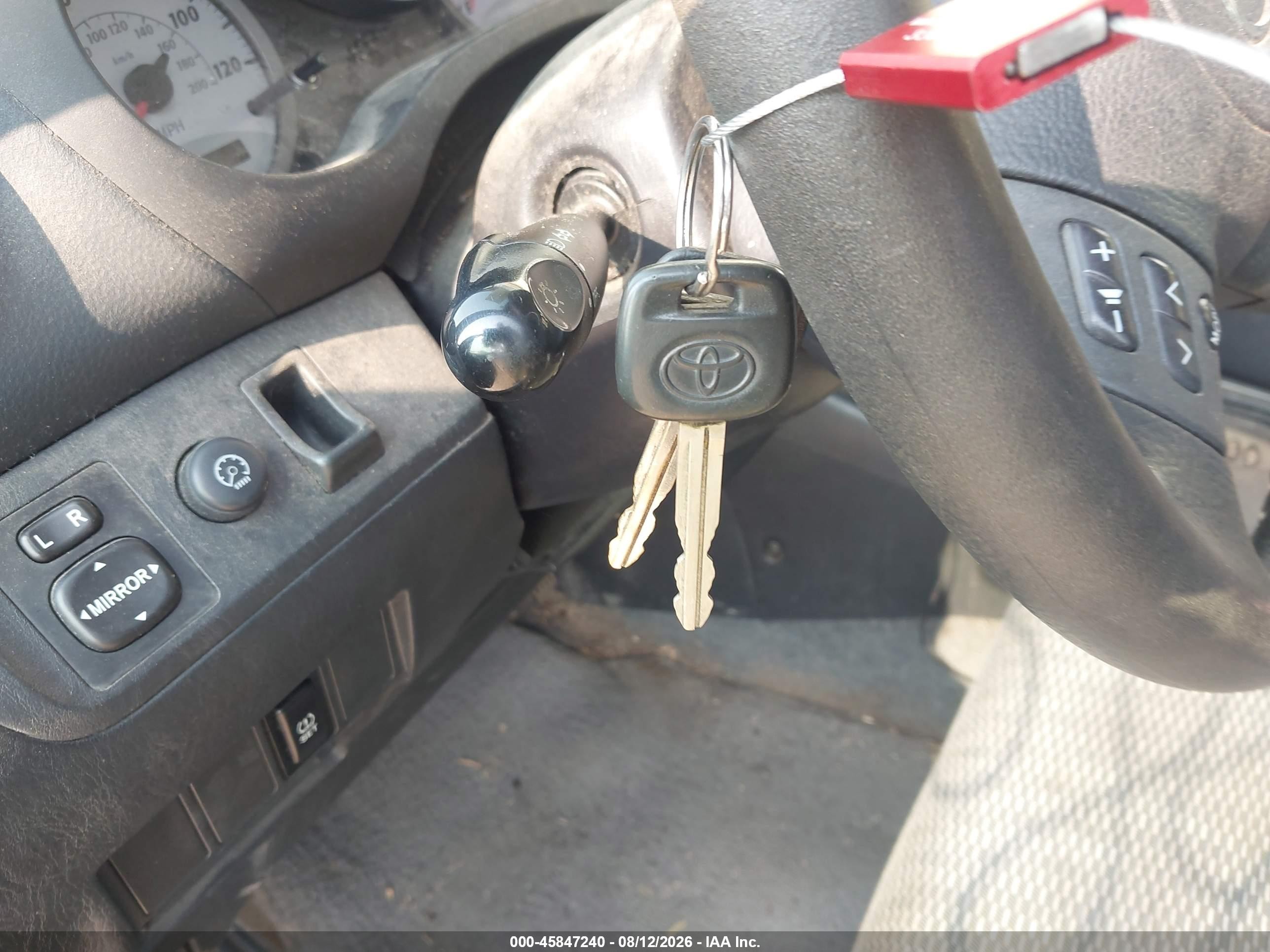 2004 Toyota Rav4   Серебряный vin: JTEHD20V146011070