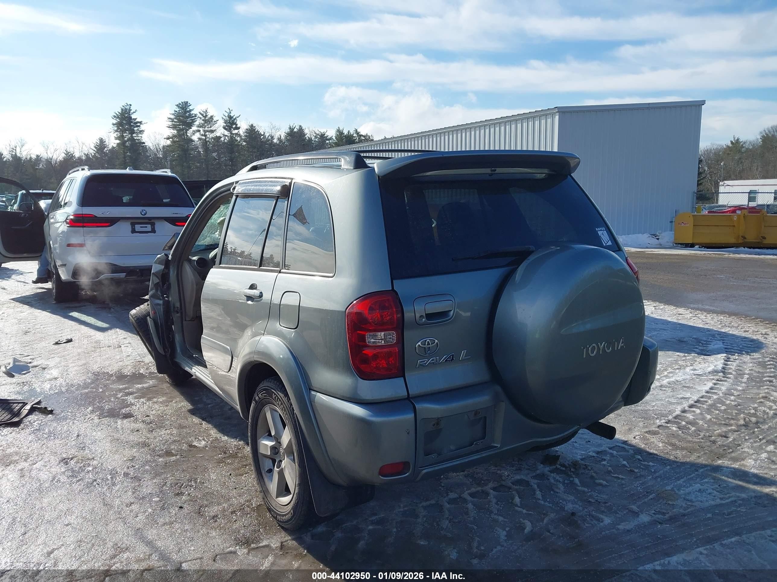 2004 Toyota Rav4   Gray vin: JTEHD20V240001182