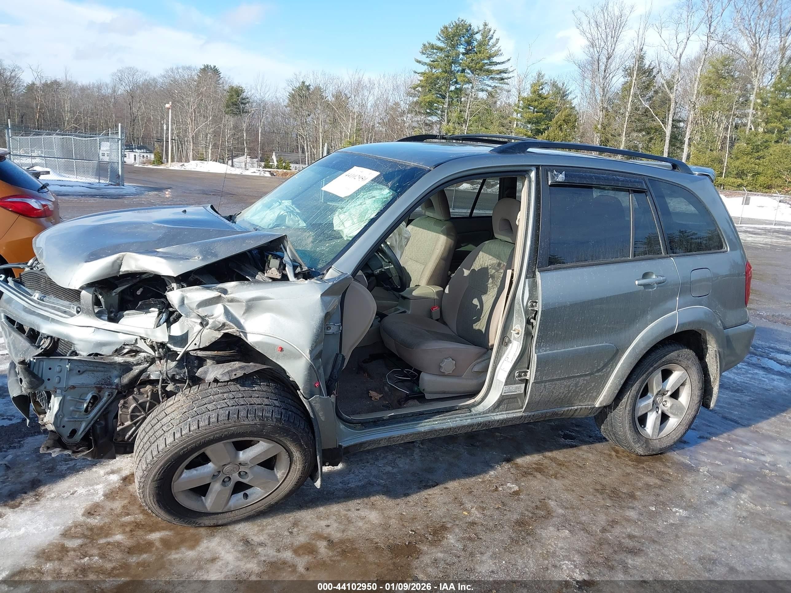 2004 Toyota Rav4   Gray vin: JTEHD20V240001182