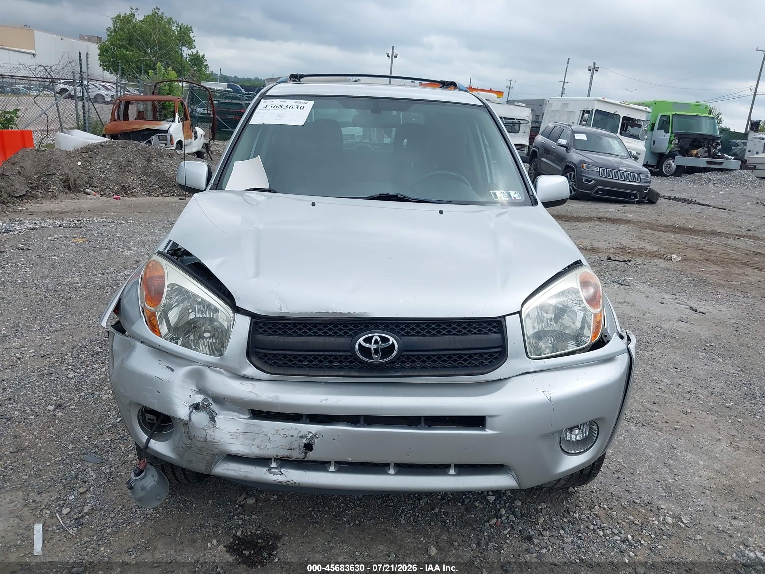 2005 Toyota Rav4   Silver vin: JTEHD20V250050982