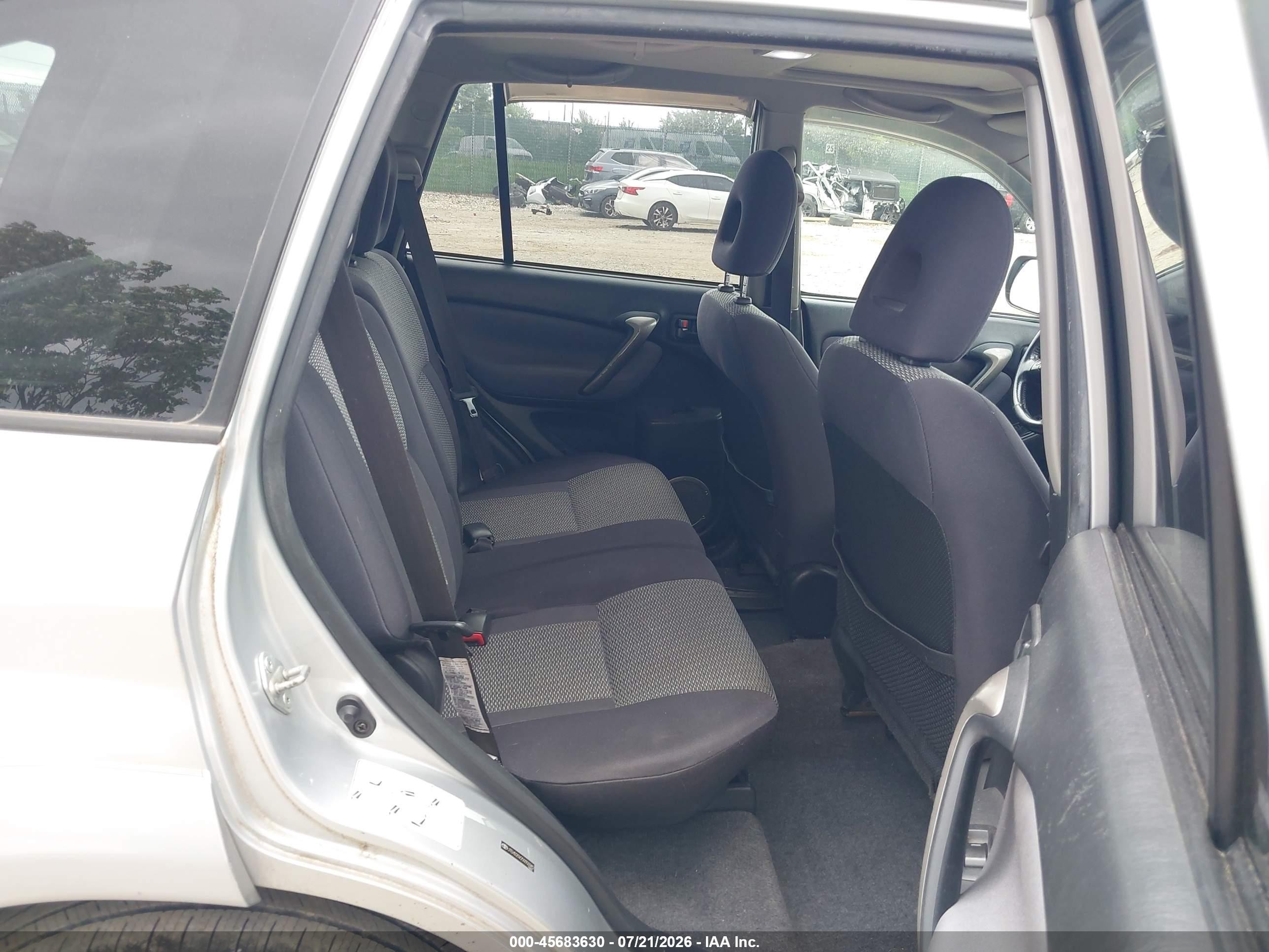 2005 Toyota Rav4   Silver vin: JTEHD20V250050982