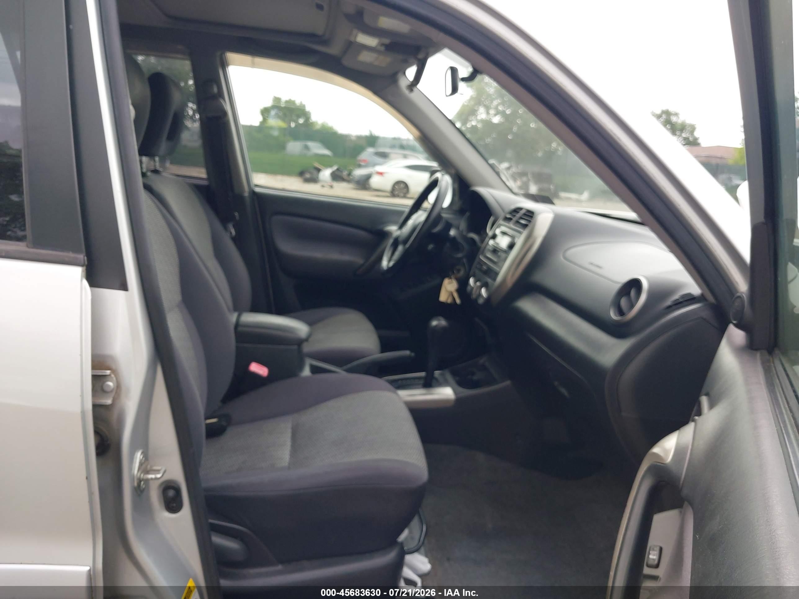 2005 Toyota Rav4   Silver vin: JTEHD20V250050982