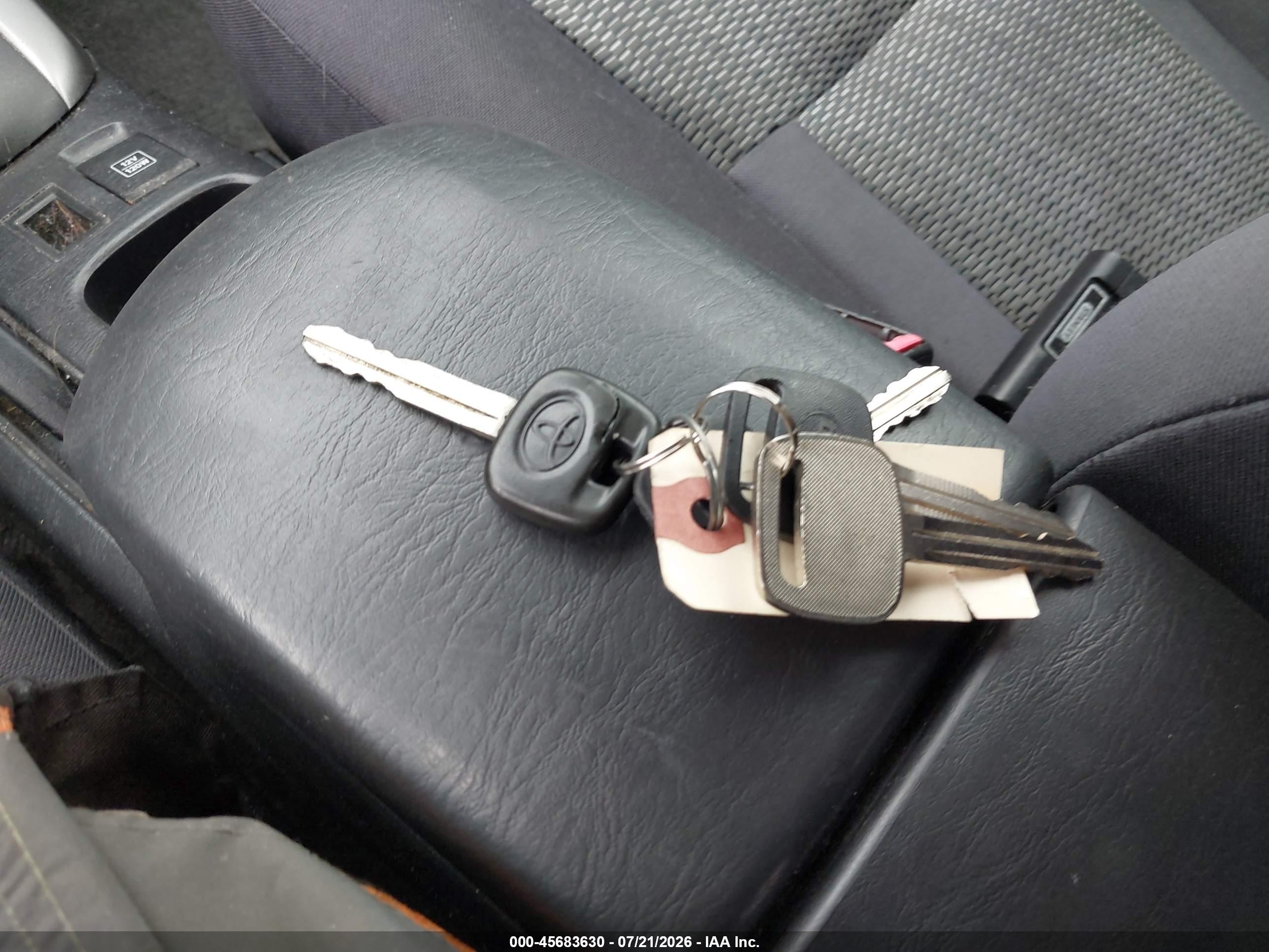 2005 Toyota Rav4   Silver vin: JTEHD20V250050982