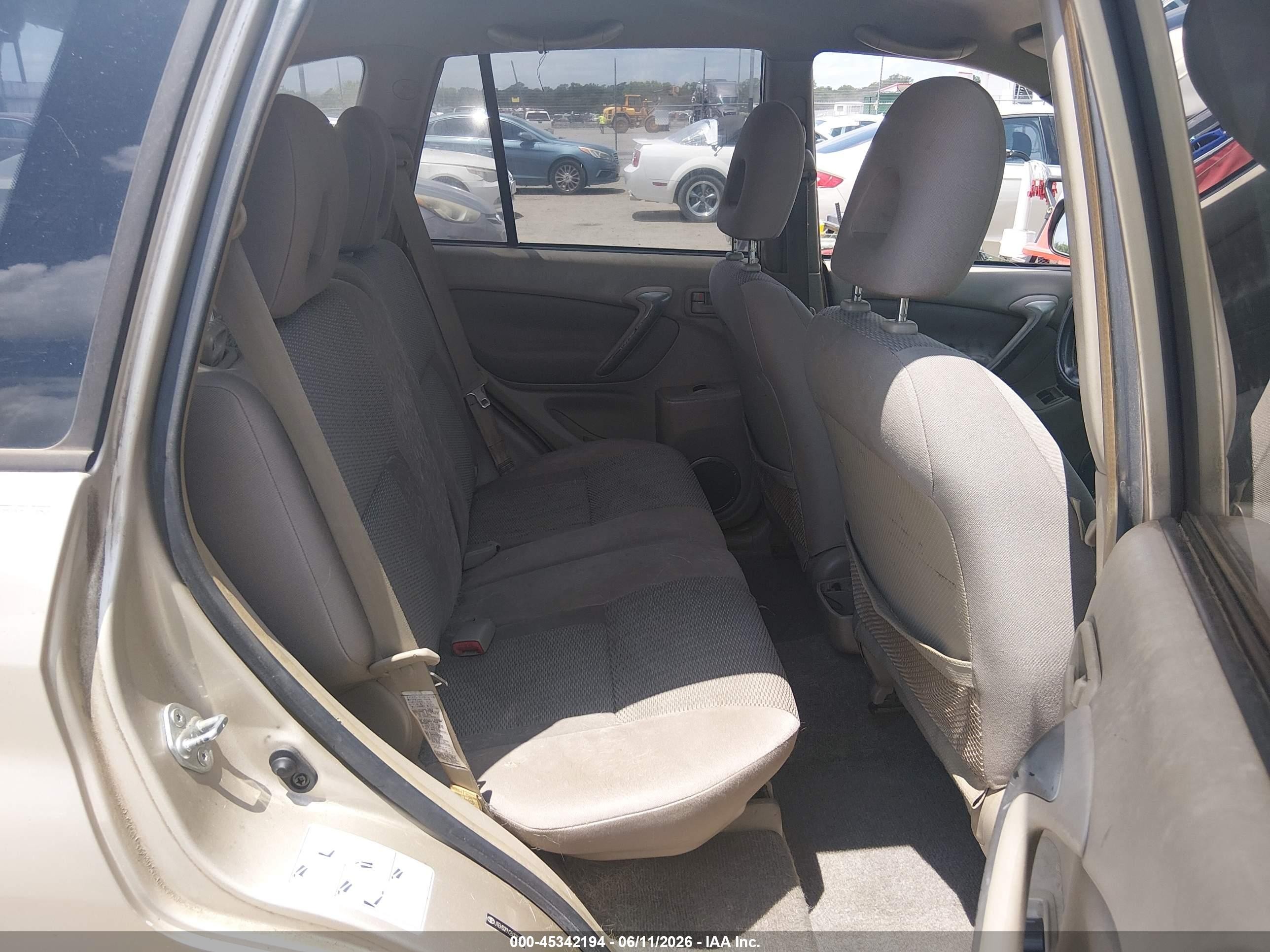 2005 Toyota Rav4   Beige vin: JTEHD20V250067202
