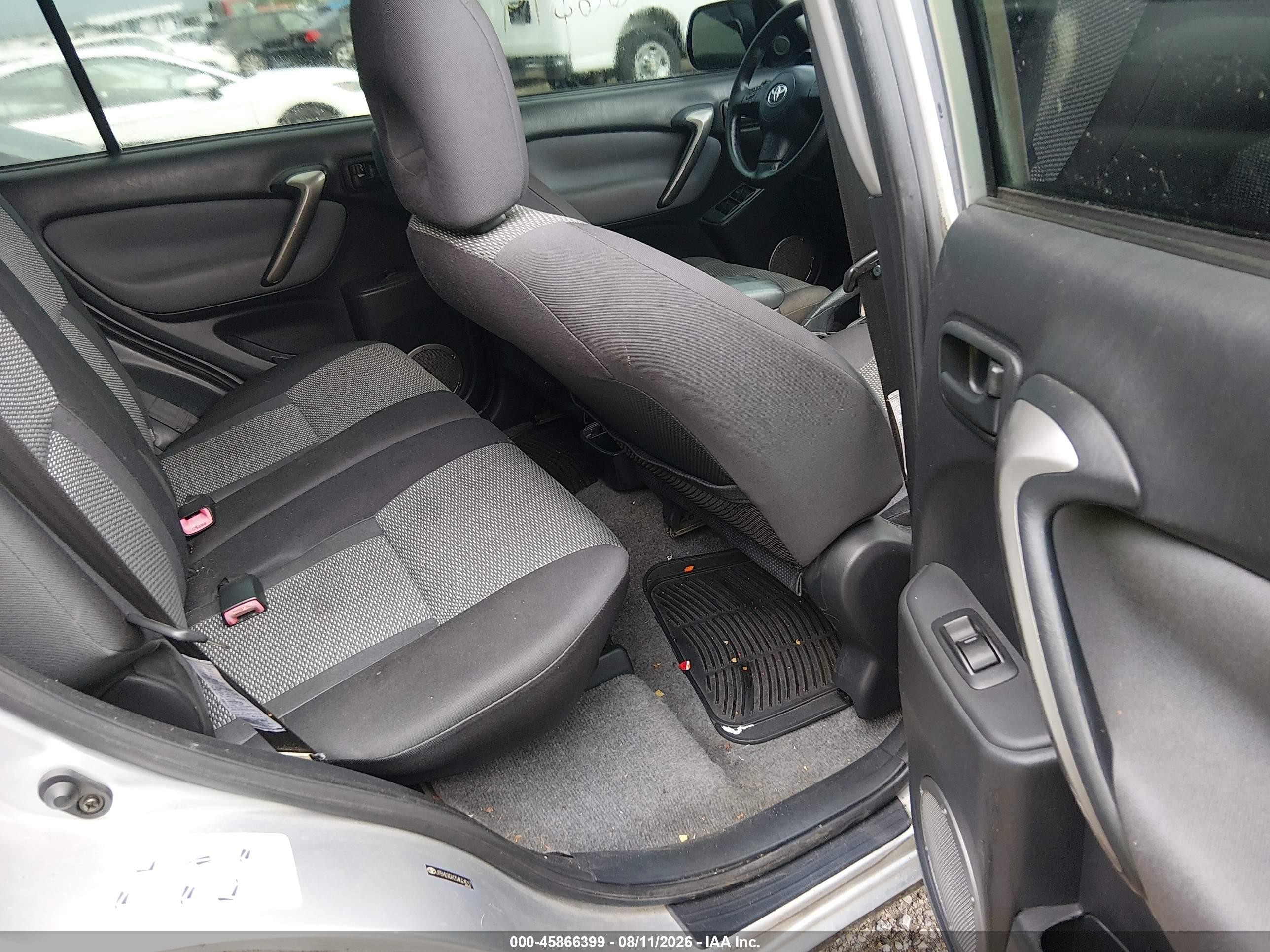 2005 Toyota Rav4   Silver vin: JTEHD20V256024217