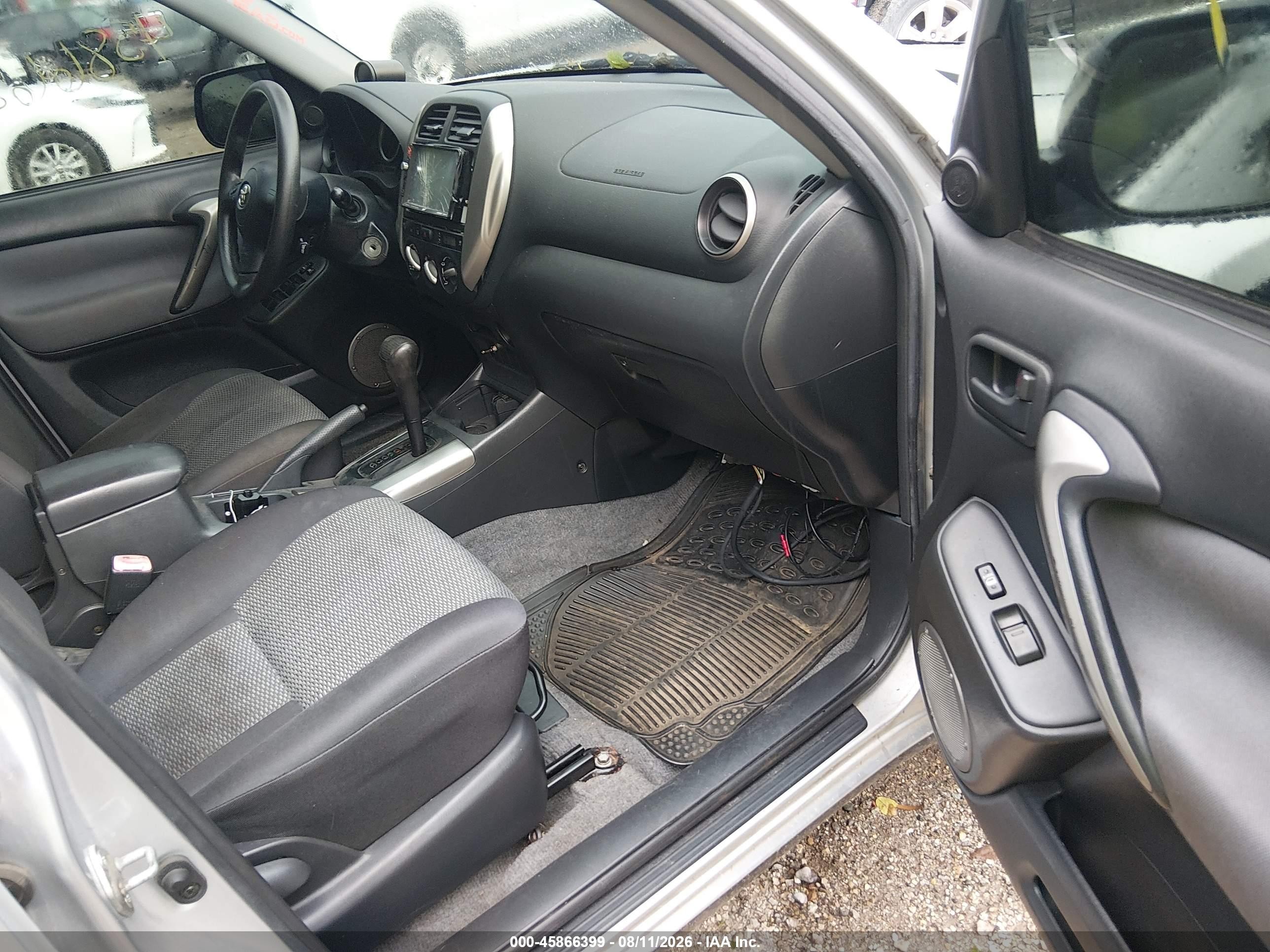 2005 Toyota Rav4   Silver vin: JTEHD20V256024217
