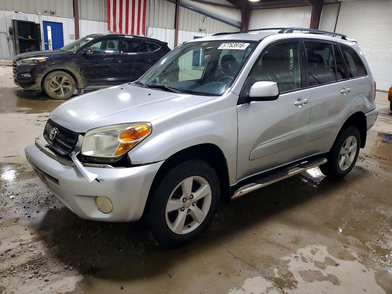 2005 Toyota Rav4 Base Silver vin: JTEHD20V256028588