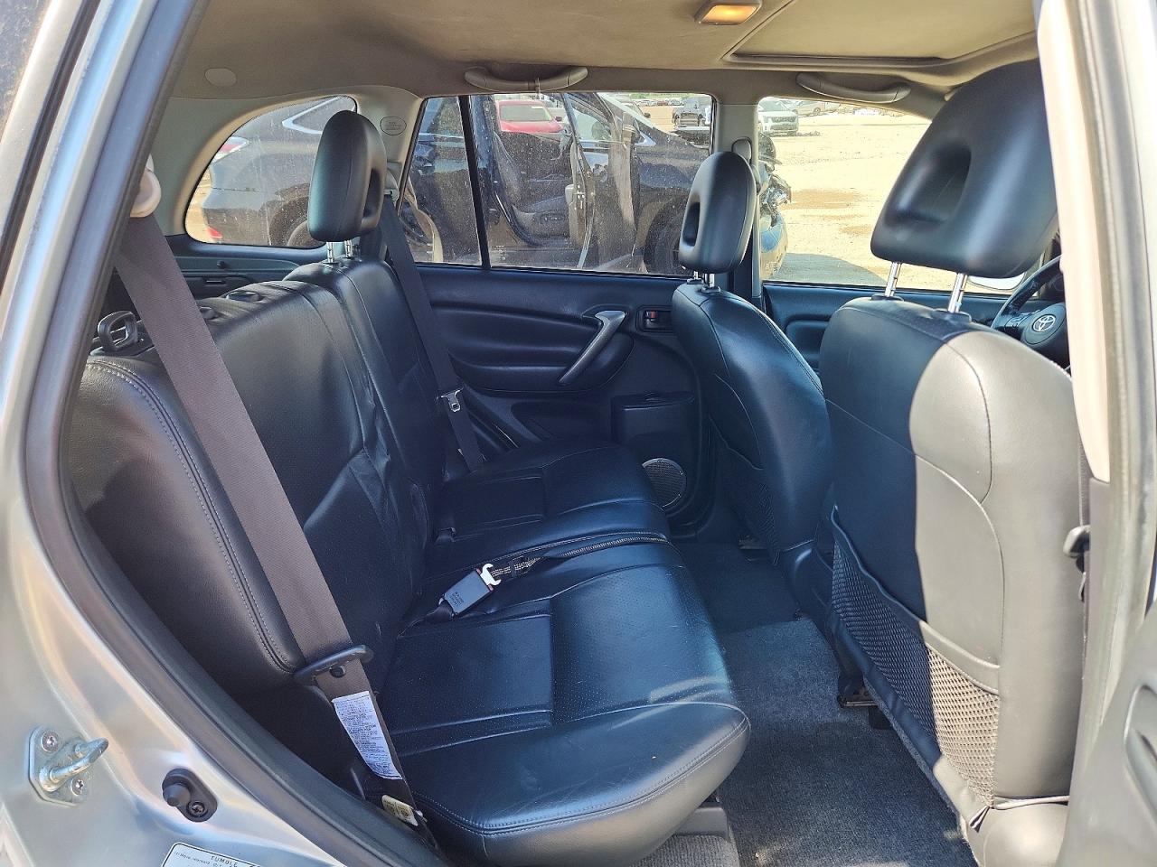 2005 Toyota Rav4 Base Серебряный vin: JTEHD20V356040927