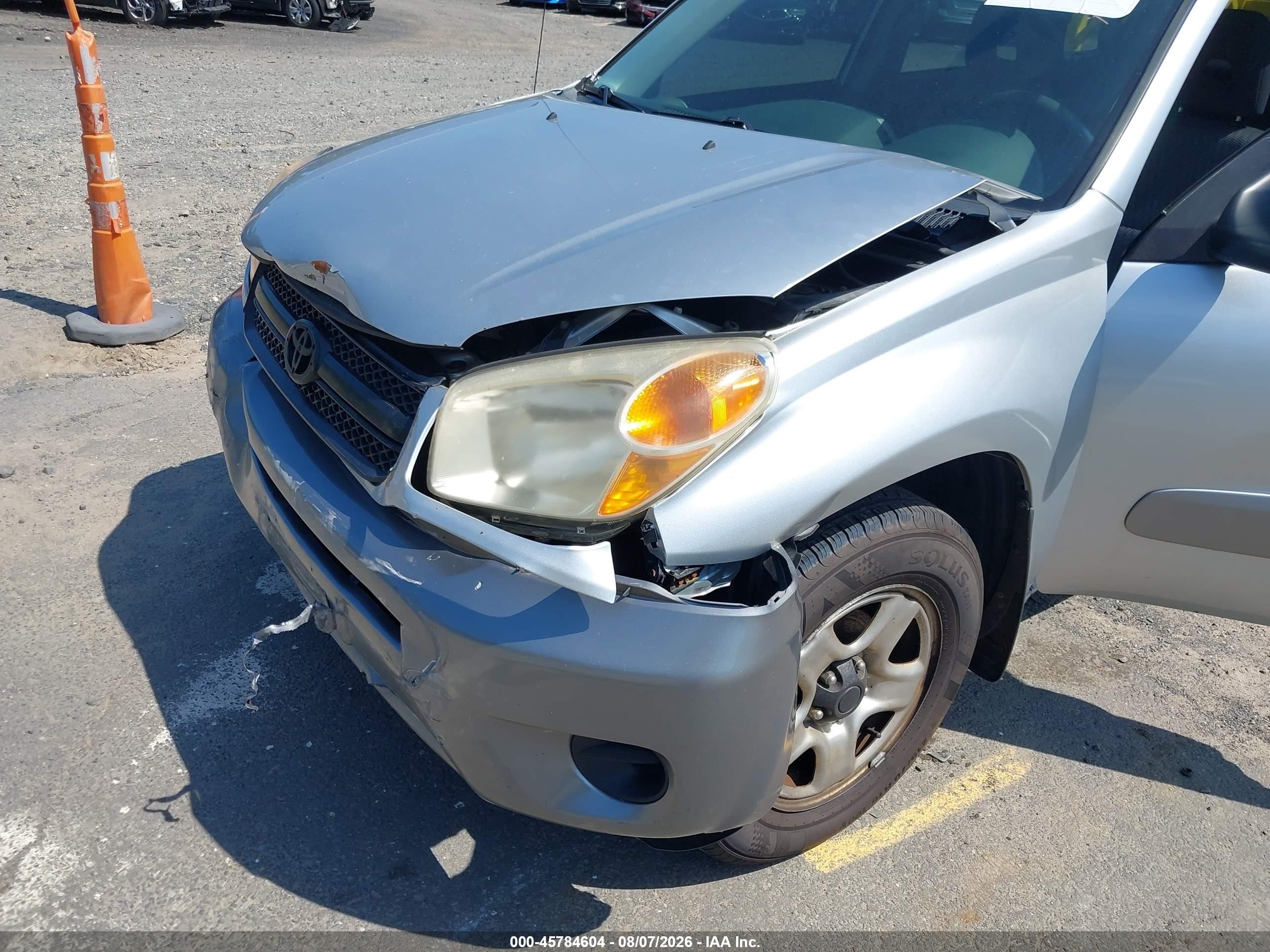 2004 Toyota Rav4   Silver vin: JTEHD20V440021174