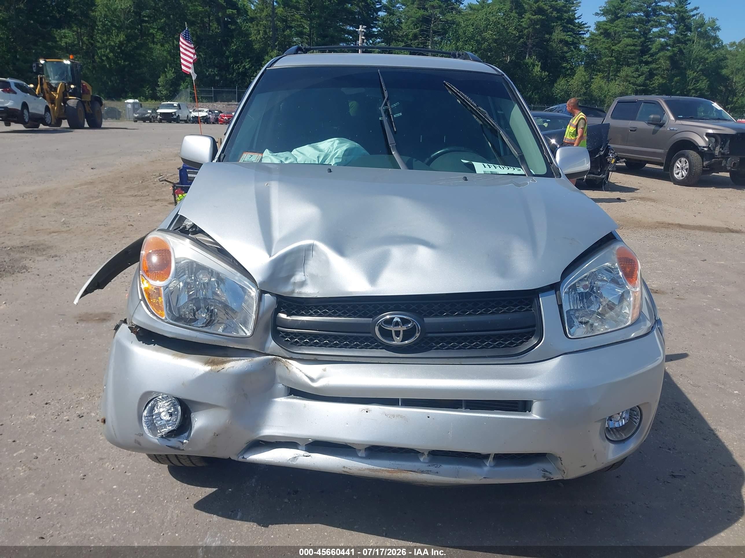 2004 Toyota Rav4 Silver vin: JTEHD20V440023586