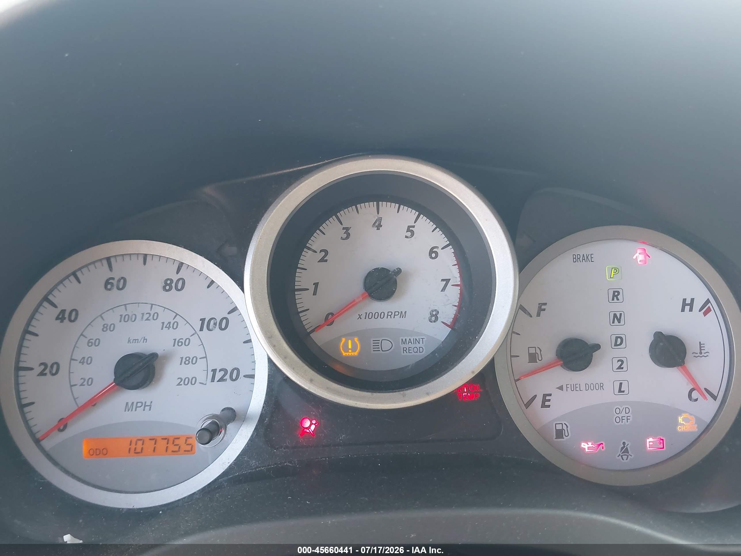 2004 Toyota Rav4 Silver vin: JTEHD20V440023586