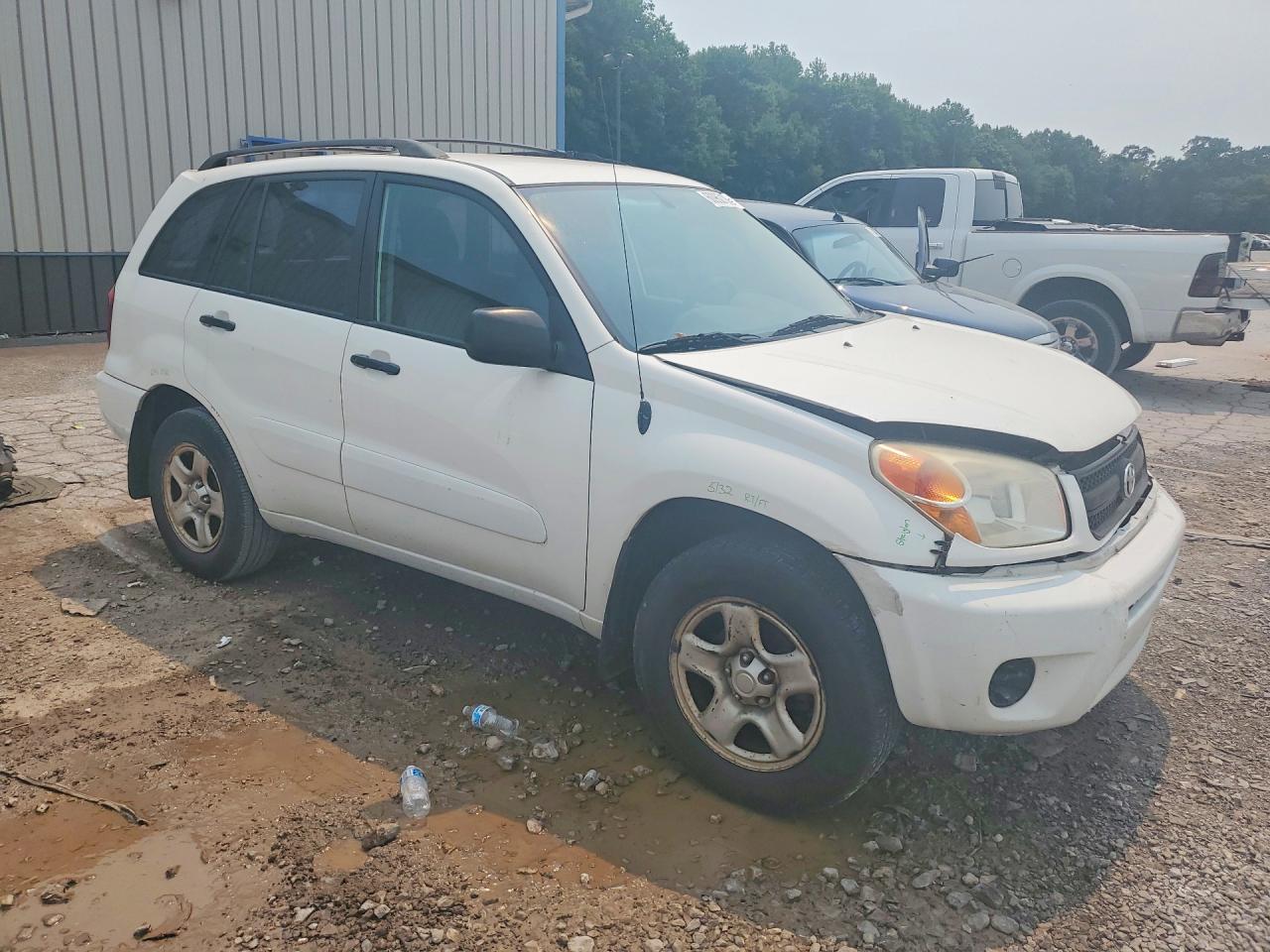 2004 Toyota Rav4 Base White vin: JTEHD20V440025029