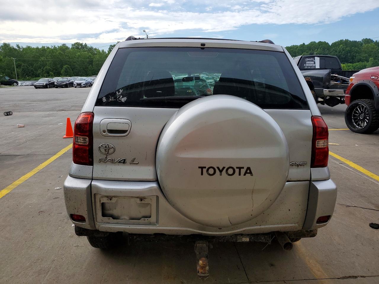 2005 Toyota Rav 4 Silver vin: JTEHD20V450041121